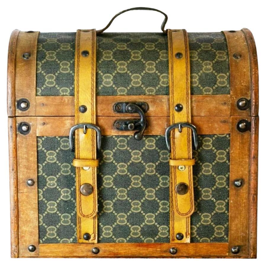 Malle de voyage 1950S 1960s GUCCI Dome Top Monogram Leather Wood Trunk