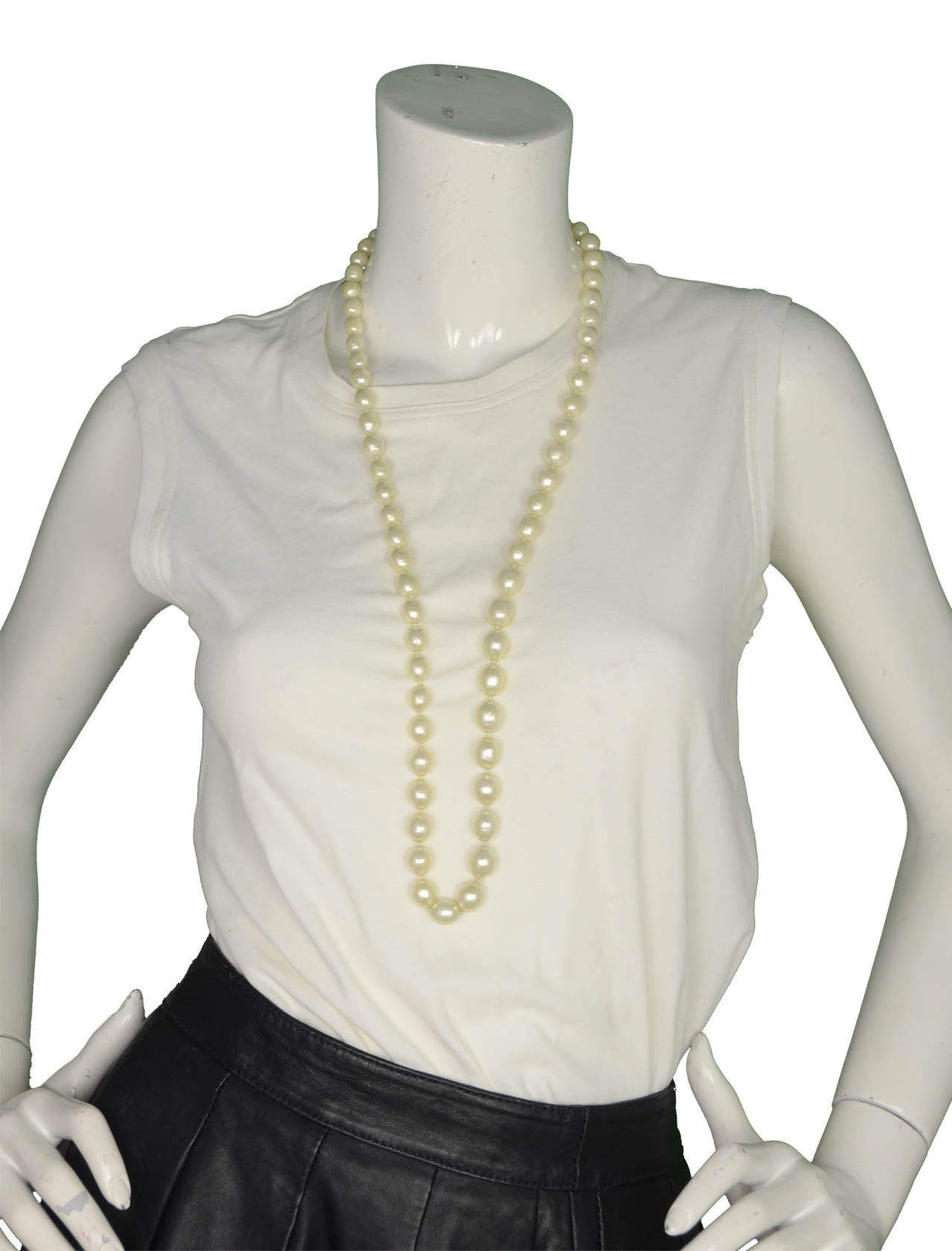 Women's CHANEL Vintage '87 Graduated Pearls Single Strand Necklace
