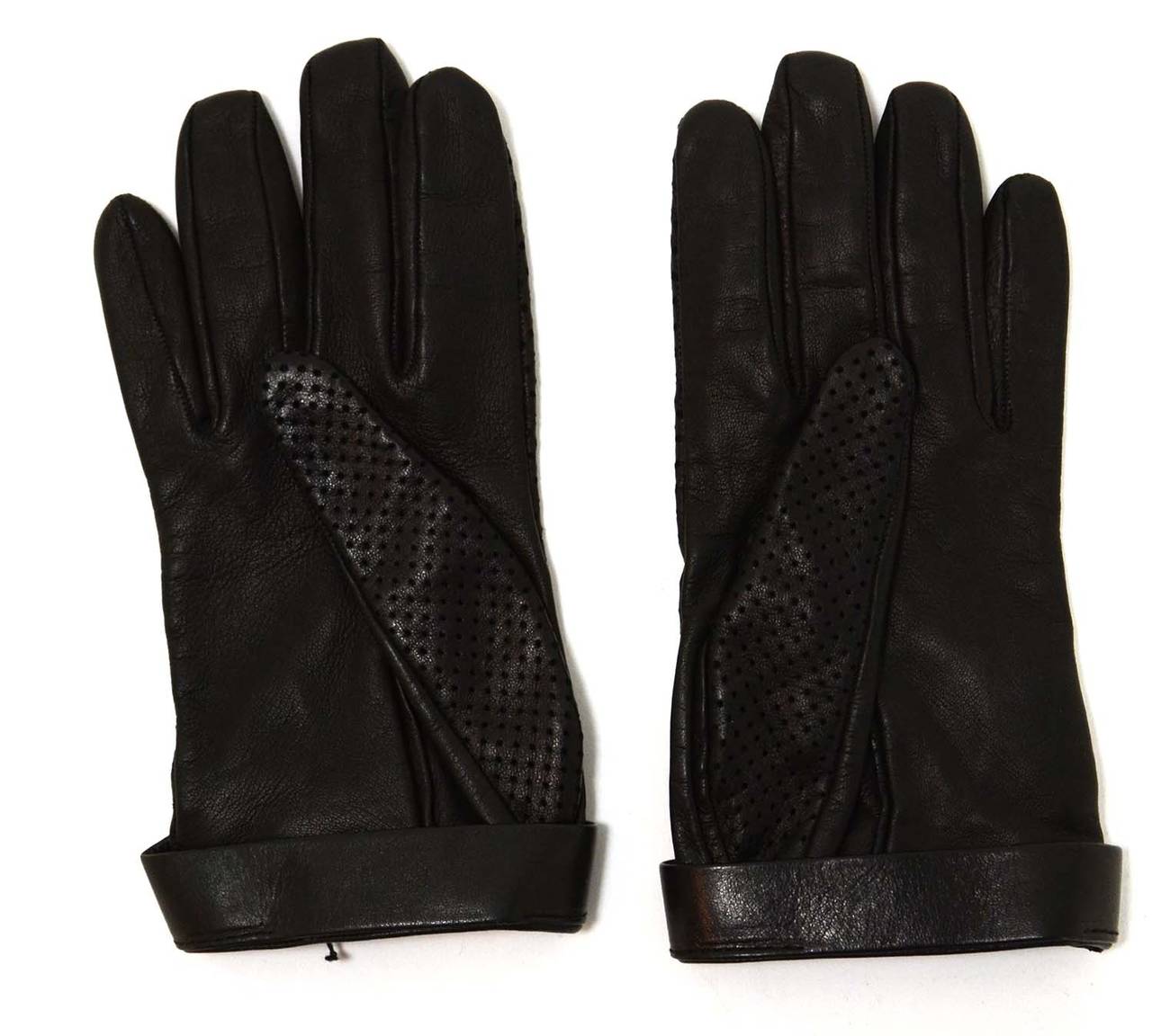 GUCCI Black Leather Perforated Gloves sz 7 In Excellent Condition In New York, NY