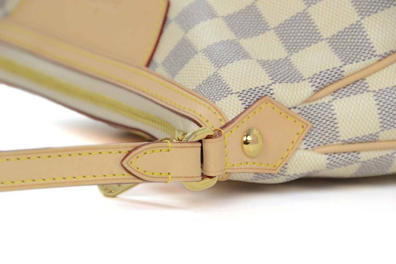 LOUIS VUITTON Damier Azur Siracusa PM rt. $1270 In Excellent Condition In New York, NY