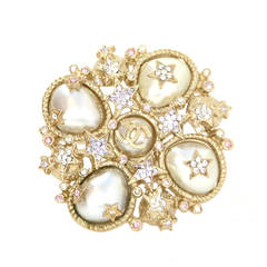 CHANEL 2012 Lavender Rhinestone Star & Faux Pearl Detail CC Ring sz 6