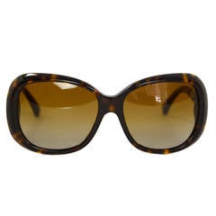CHANEL Brown Tortoise Shell Frame Polarized Sunglasses