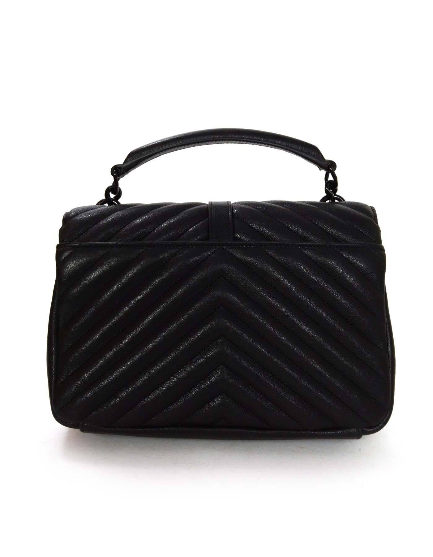 Saint Laurent Black Leather Chevron College Classic Medium Bag
Features envelope flap front with black YSL logo medallion and a curb-chain strap with leather shoulder rest
Made In: Italy
Color: Black
Hardware: Black
Materials: Metal and