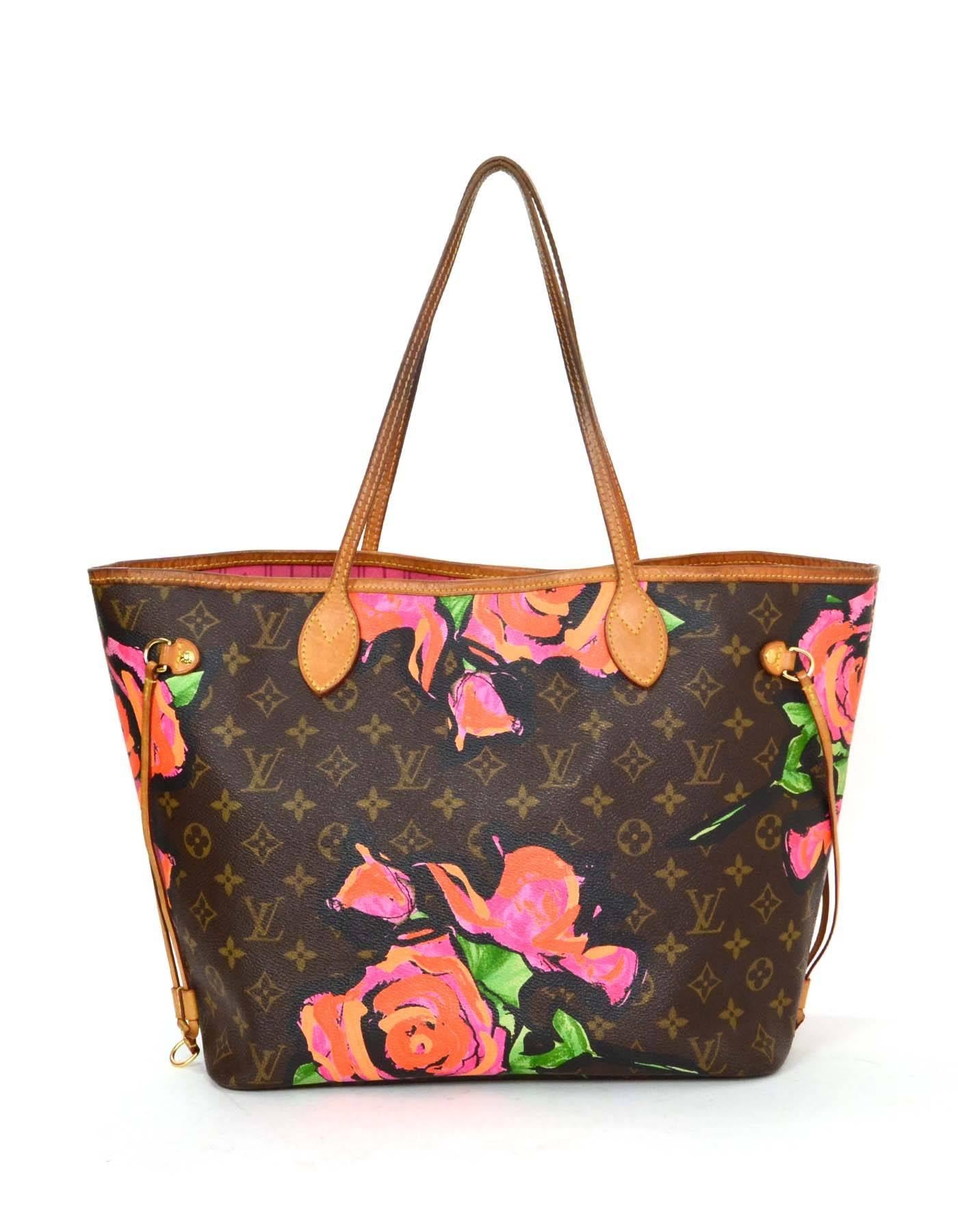 Bolso Tote Louis Vuitton Monogram Roses Neverfull MM
Diseñada por Stephen Sprouse, esta edición limitada de Neverfull tiene rosas pintadas por todas partes y un forro rosa.

Fabricado en: EE.UU.
Año de producción: 2009
Herrajes: