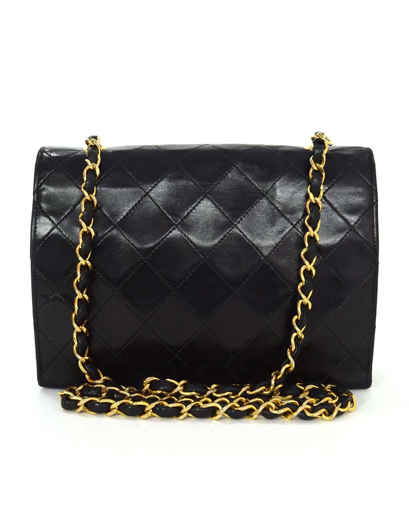 Chanel Vintage '88 Black Quilted CC Flap Crossbody Bag GHW In Excellent Condition In New York, NY