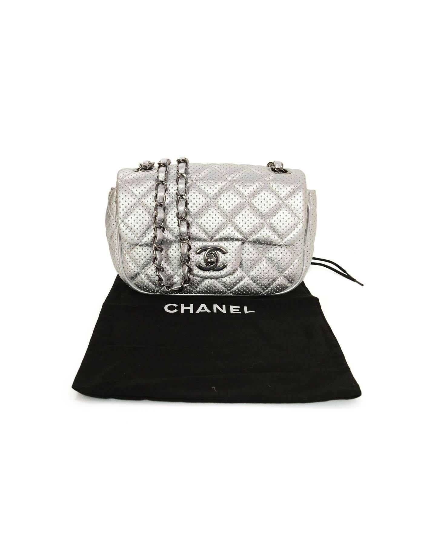 Chanel Silber Metallic Perforierte Mini-Klappentasche 5