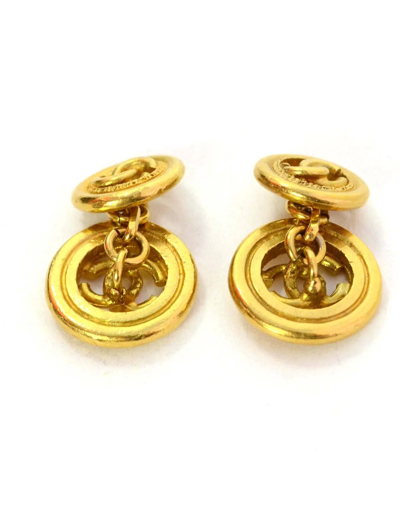 Chanel Gold CC Cufflinks
Color: Goldtone
Materials: Metal
Overall Condition: Excellent pre-owned condition
Measurements: 
Length: .75