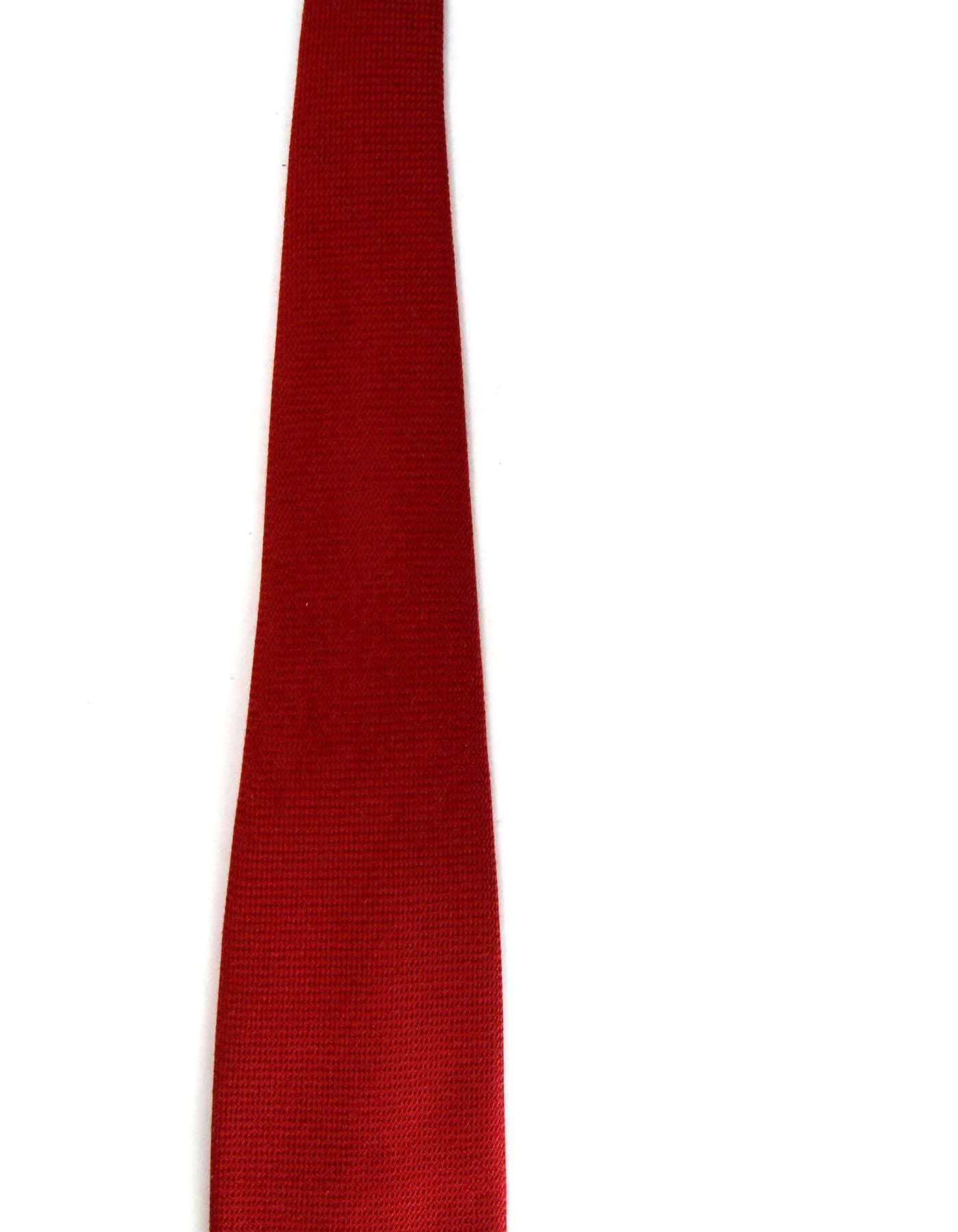 Hermes Red Woven Silk Square Tie
Made In: France
Color: Red
Composition: 100% silk
Overall Condition: Excellent pre-owned condition
Measurements: 
Length:59.5
