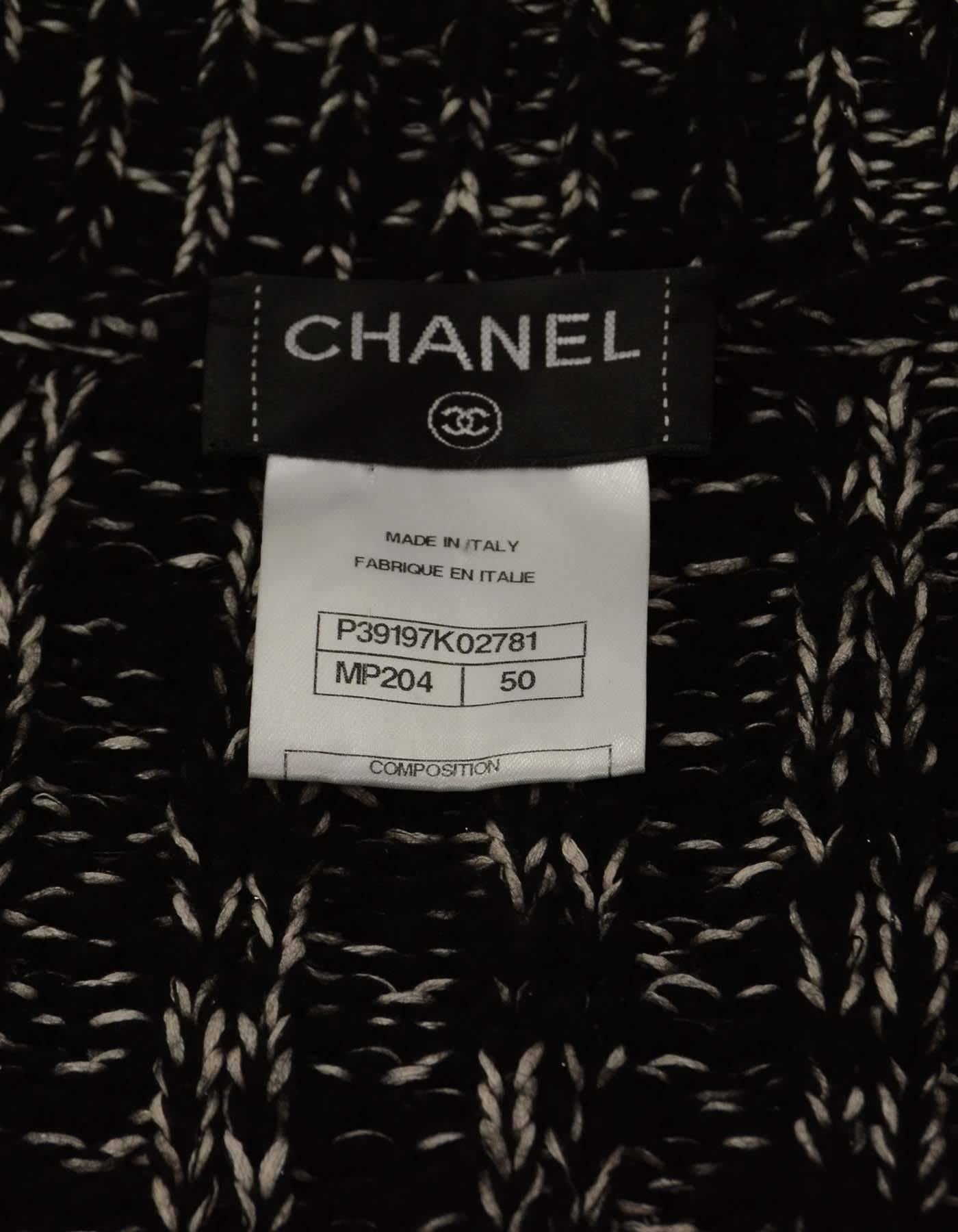 Chanel Black & White Chunky Knit Cardigan & Scarf Set sz 50 In Excellent Condition In New York, NY