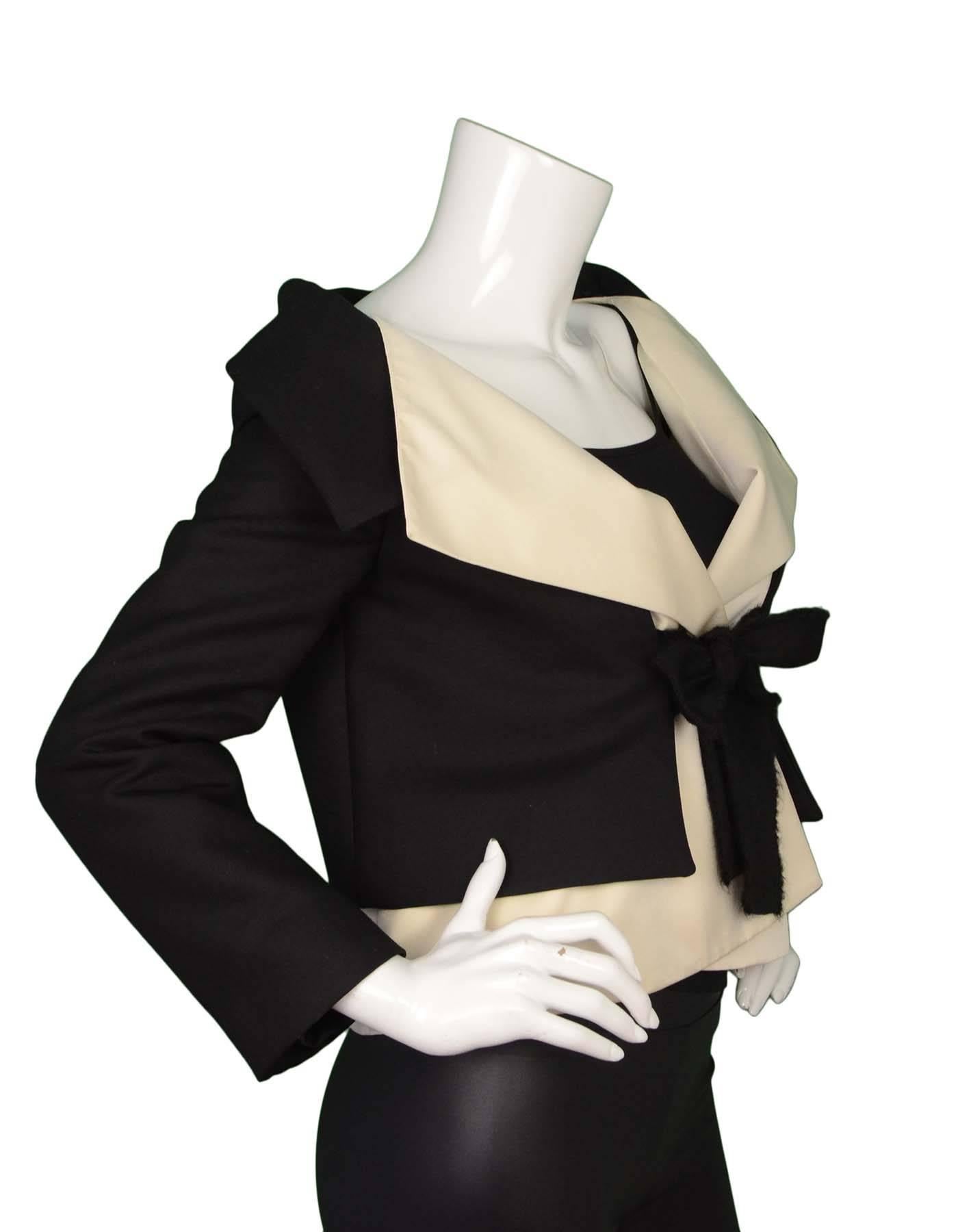 Giambattista Valli Fall '07 Runway Black & Ivory Silk Cropped Jacket sz IT42 In Excellent Condition In New York, NY