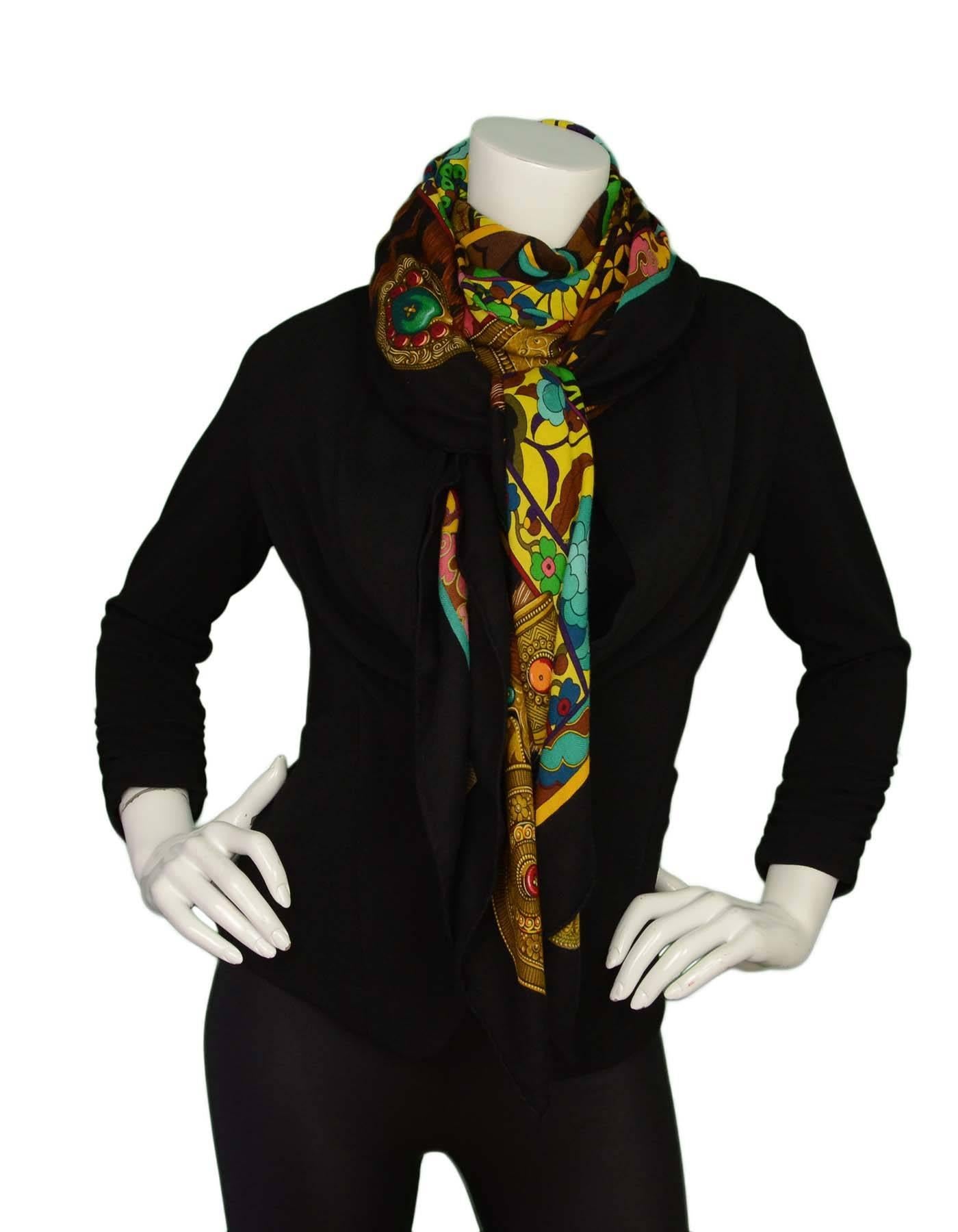  Hermès Black & Gold La Femme Aux Semelles De Vent Echarpe en Cachemire/ Soie Pour femmes 