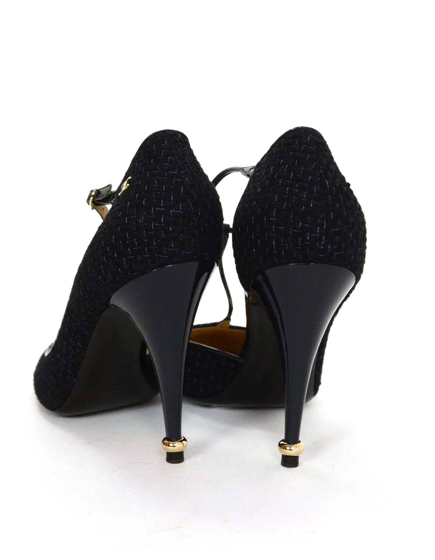Chanel Navy Patent & Tweed T-Strap Pumps sz 41.5 In Excellent Condition In New York, NY