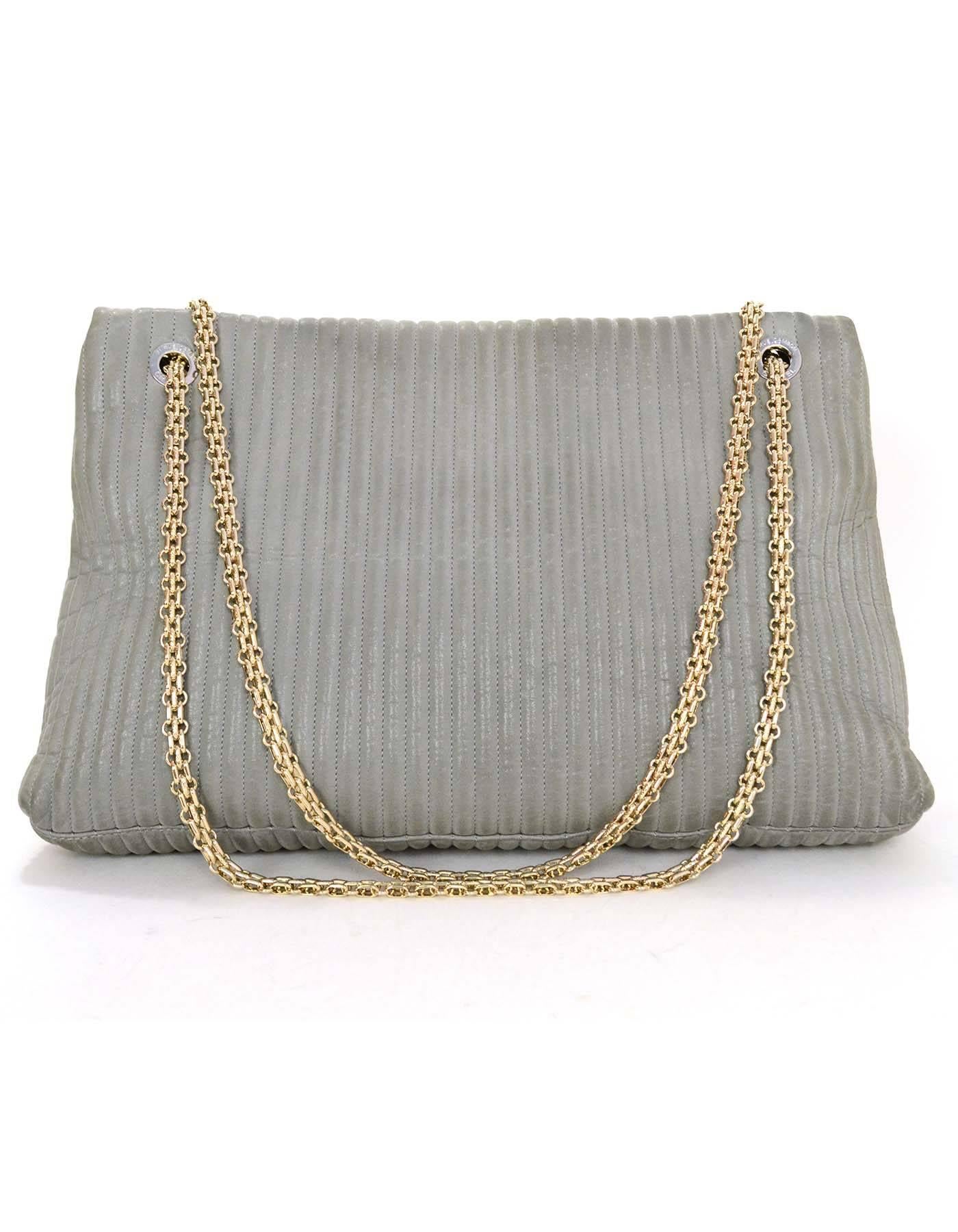 Chanel Reissue Grey Iridescent Quilted Leather Flap Bag GHW In Excellent Condition In New York, NY