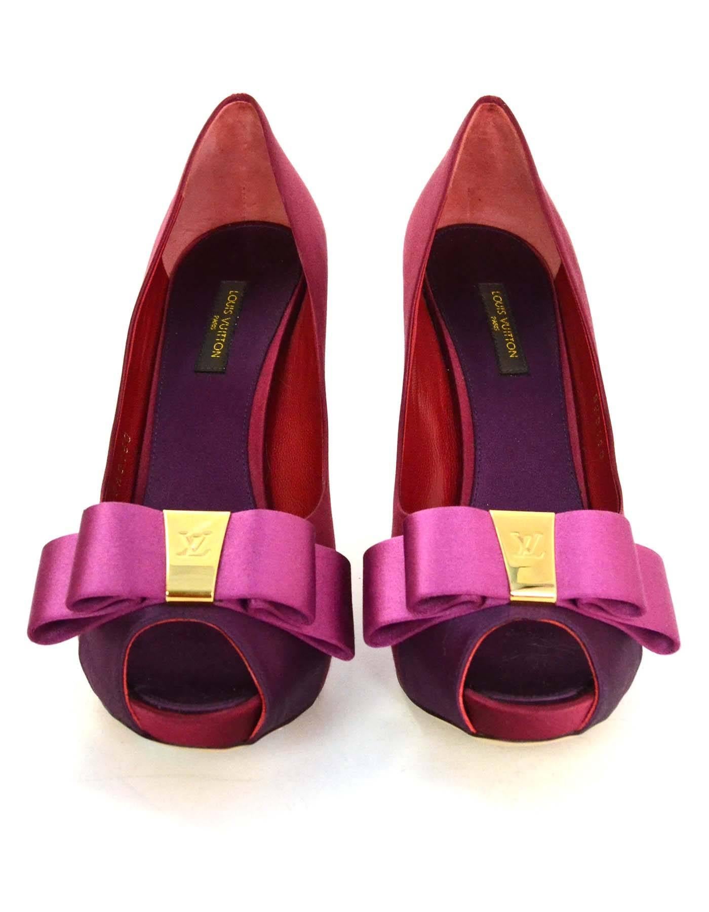 Louis Vuitton Burgundy Satin Peep Toe Pumps Sz 37.5 In Excellent Condition In New York, NY