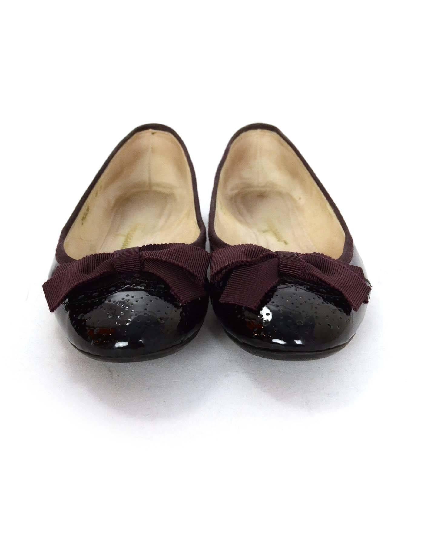 Salvatore Ferragamo Black and Burgundy Patent Leather Flats Sz 6 In Good Condition In New York, NY