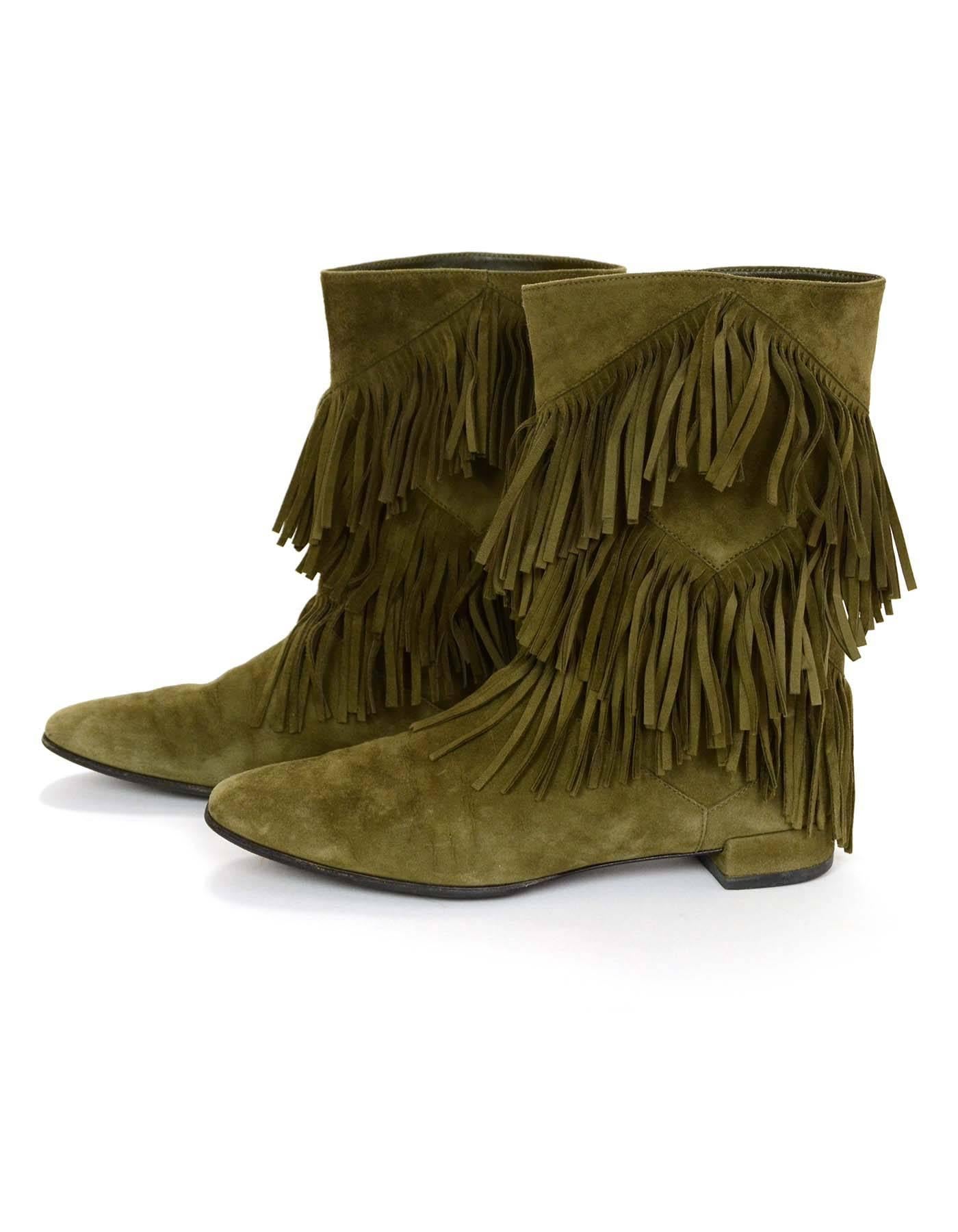 Roger Vivier Olive Suede Prismick Fringe Boots Sz 36.5

Made In: Italy
Color: Olive green
Materials: Suede
Closure/Opening: Pull on
Sole Stamp: RV Made in Italy women's size 36.5
Overall Condition: Excellent pre-owned condition with the exception of