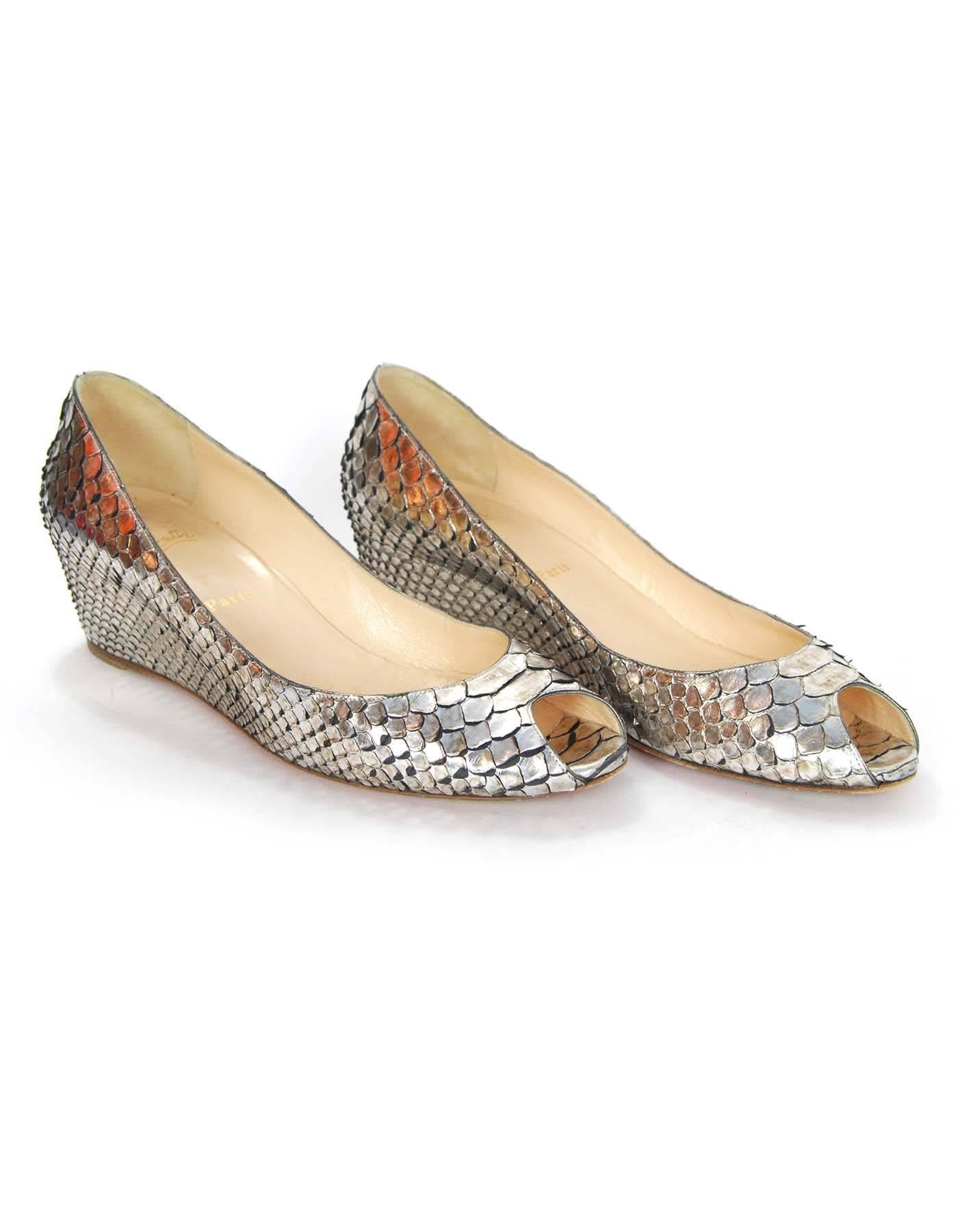 Christian Louboutin Silver Python Open-Toe Wedges Sz 40.5 In Good Condition In New York, NY