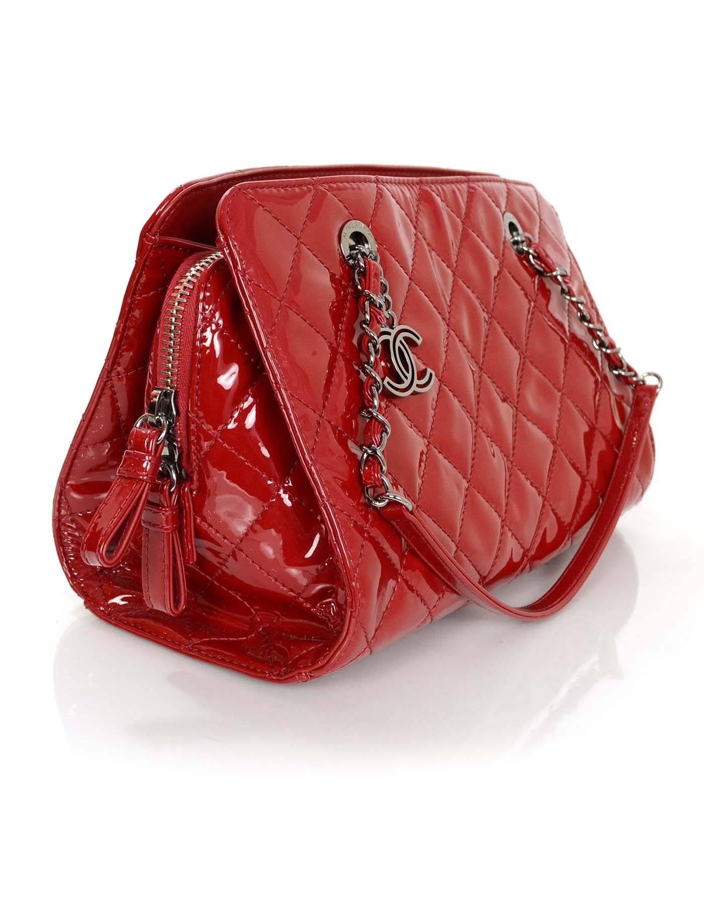 Chanel 2014 Red Patent Leather Quilted Tote Bag rt. $3, 900 In Excellent Condition In New York, NY