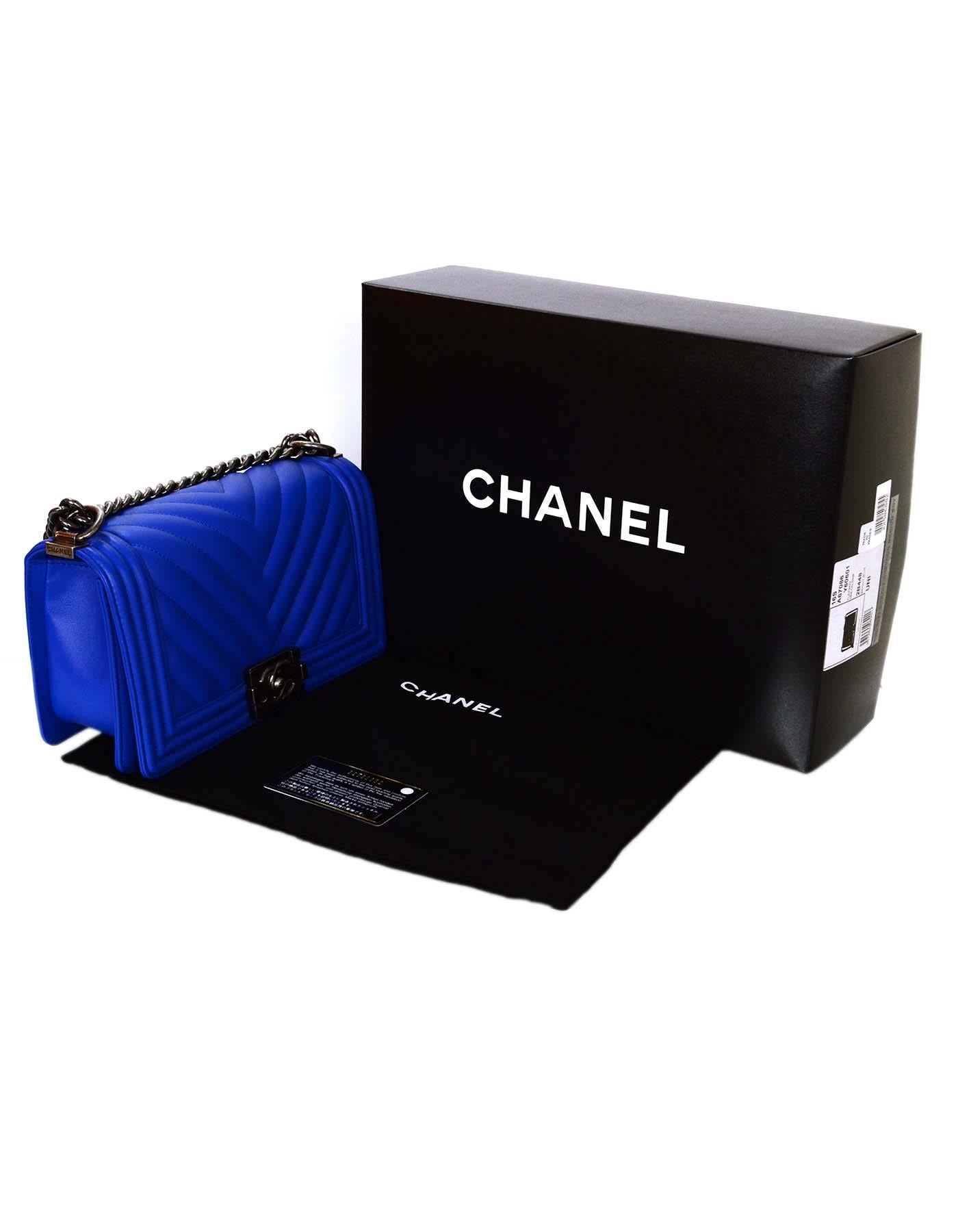 Chanel NEW 2016 RARE Cobalt Blue Chevron Old Medium Boy Bag 3