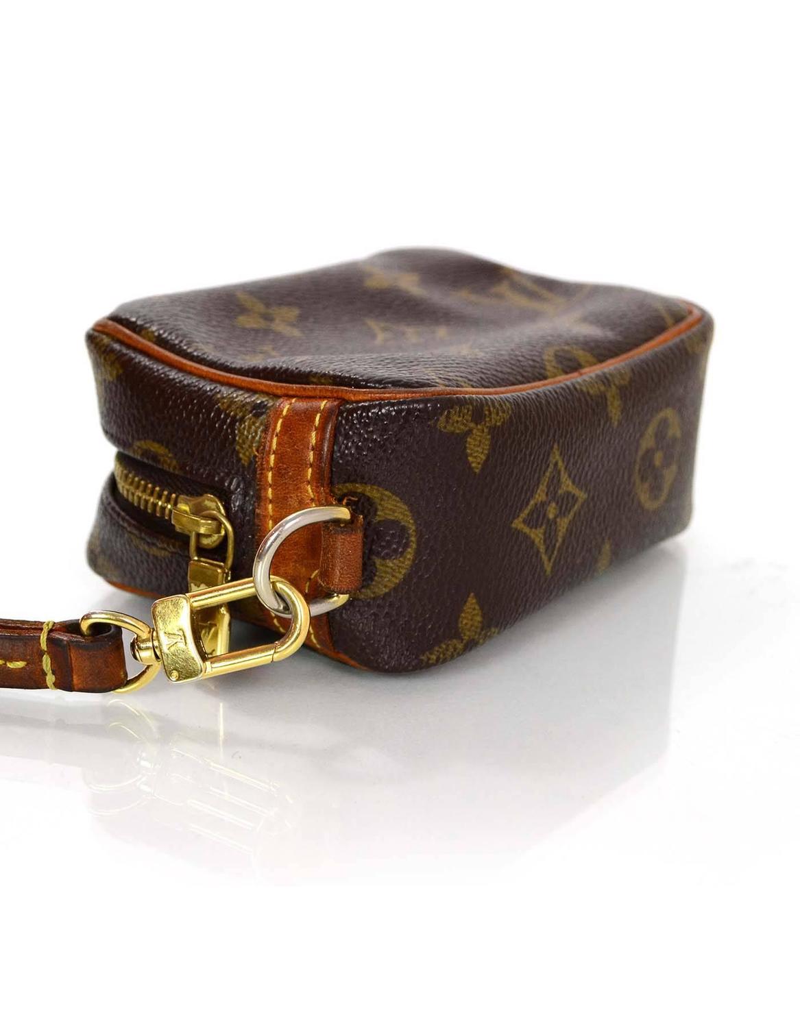 Louis Vuitton Monogram Wapity Zip Around Wristlet Bag For Sale at 1stdibs