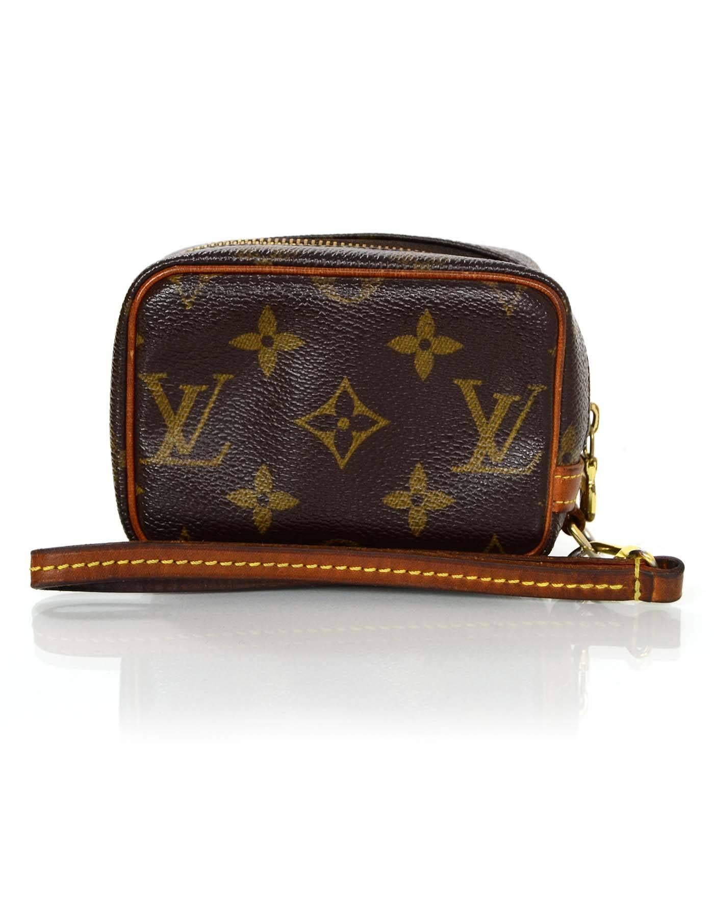 Louis Vuitton Monogram Wapity Zip Around Wristlet Bag In Good Condition In New York, NY