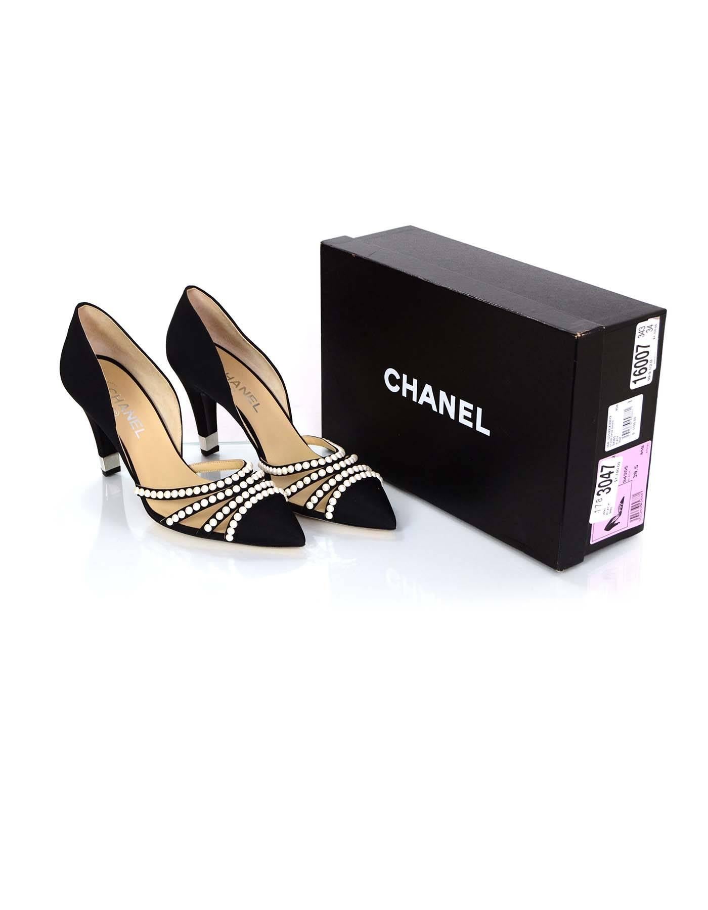 Chanel 2016 NIB Black Grosgrain and Faux Pearl D'Orsay Pumps Sz 39.5 RT. $1, 100 In Excellent Condition In New York, NY