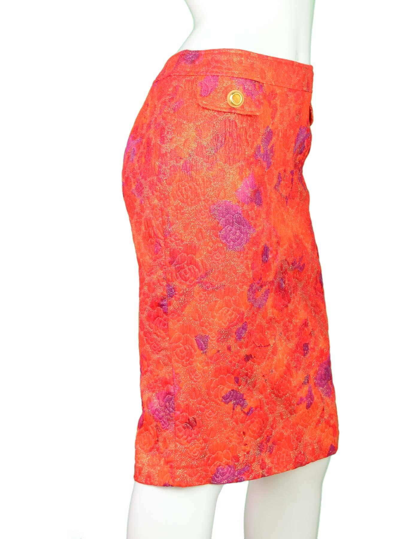 D&G Orange & Purple Brocade Skirt Sz 48

Features metallic threading throughout

Made In: Italy
Color: Orange, purple, gold
Composition: 74% cotton, 11% polyester, 11% rayon, 4% other fibers
Lining: Pink textile
Closure/Opening: