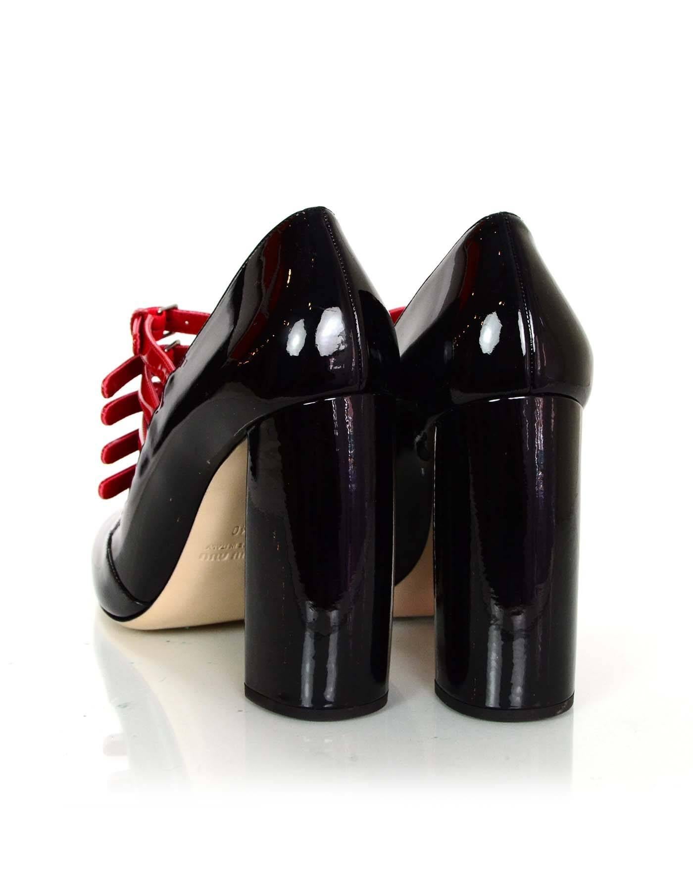 Miu Miu Black and Red Patent Leather Pumps Sz 40 In Excellent Condition In New York, NY
