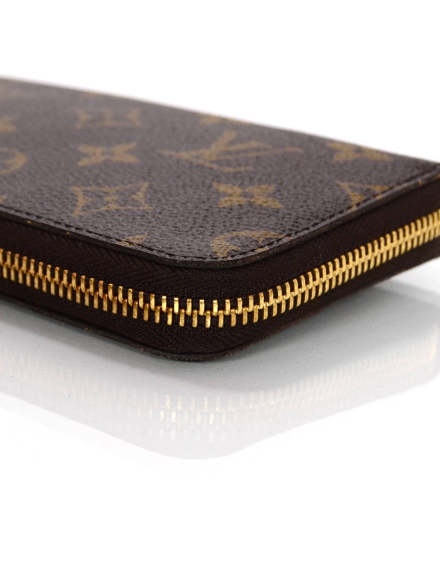 Louis Vuitton Monogram Compact Zippy Wallet In Excellent Condition In New York, NY