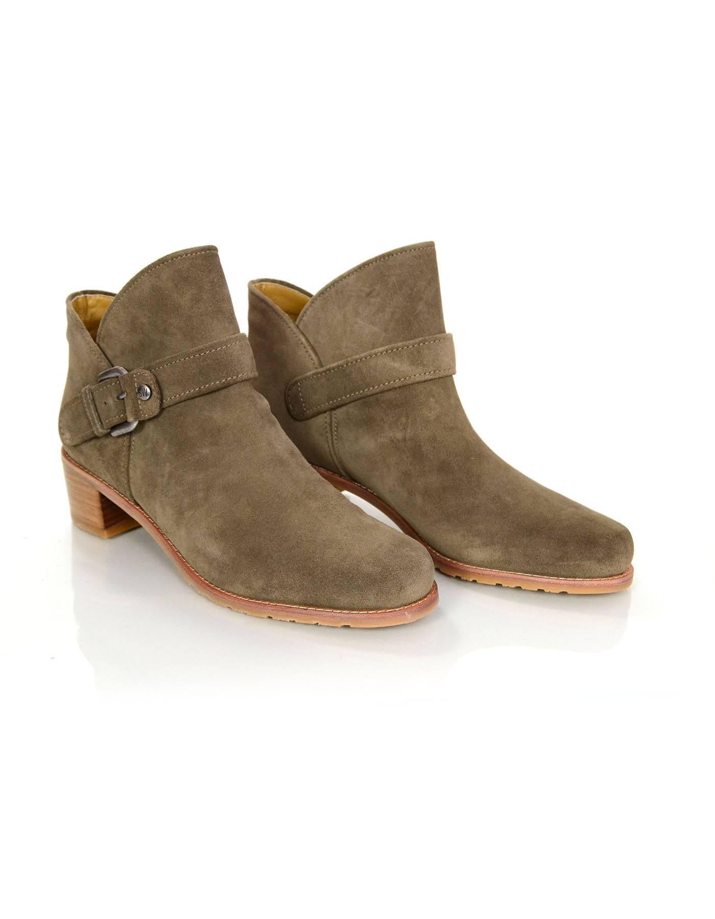 Stuart Weitzman Taupe Dude Suede Ankle Boots Sz 8.5 NEW In Excellent Condition In New York, NY