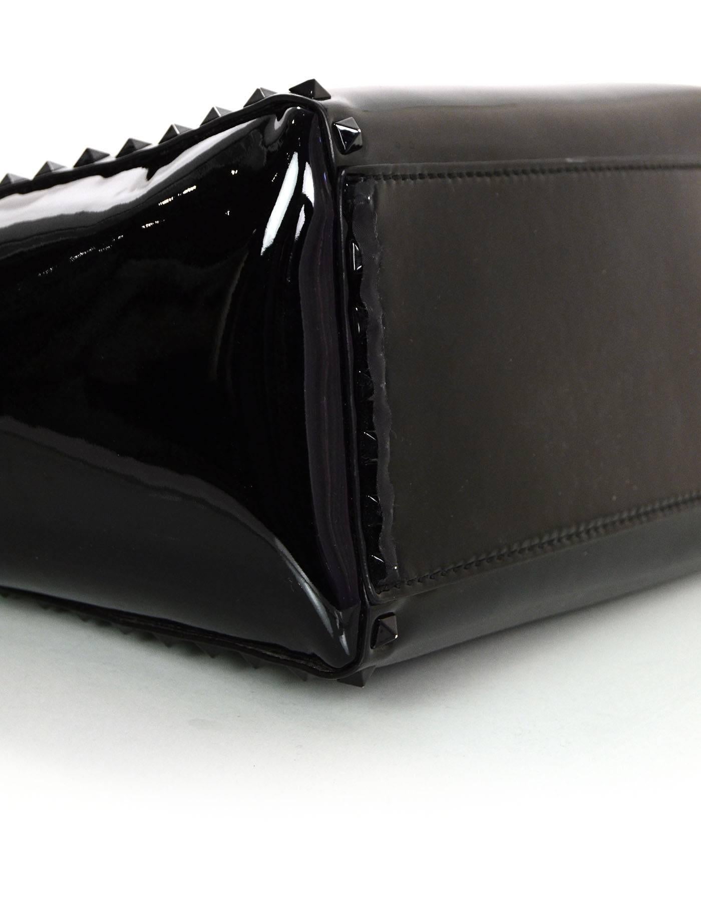 Valentino Black Patent Leather Rockstud Tote Bag In Excellent Condition In New York, NY