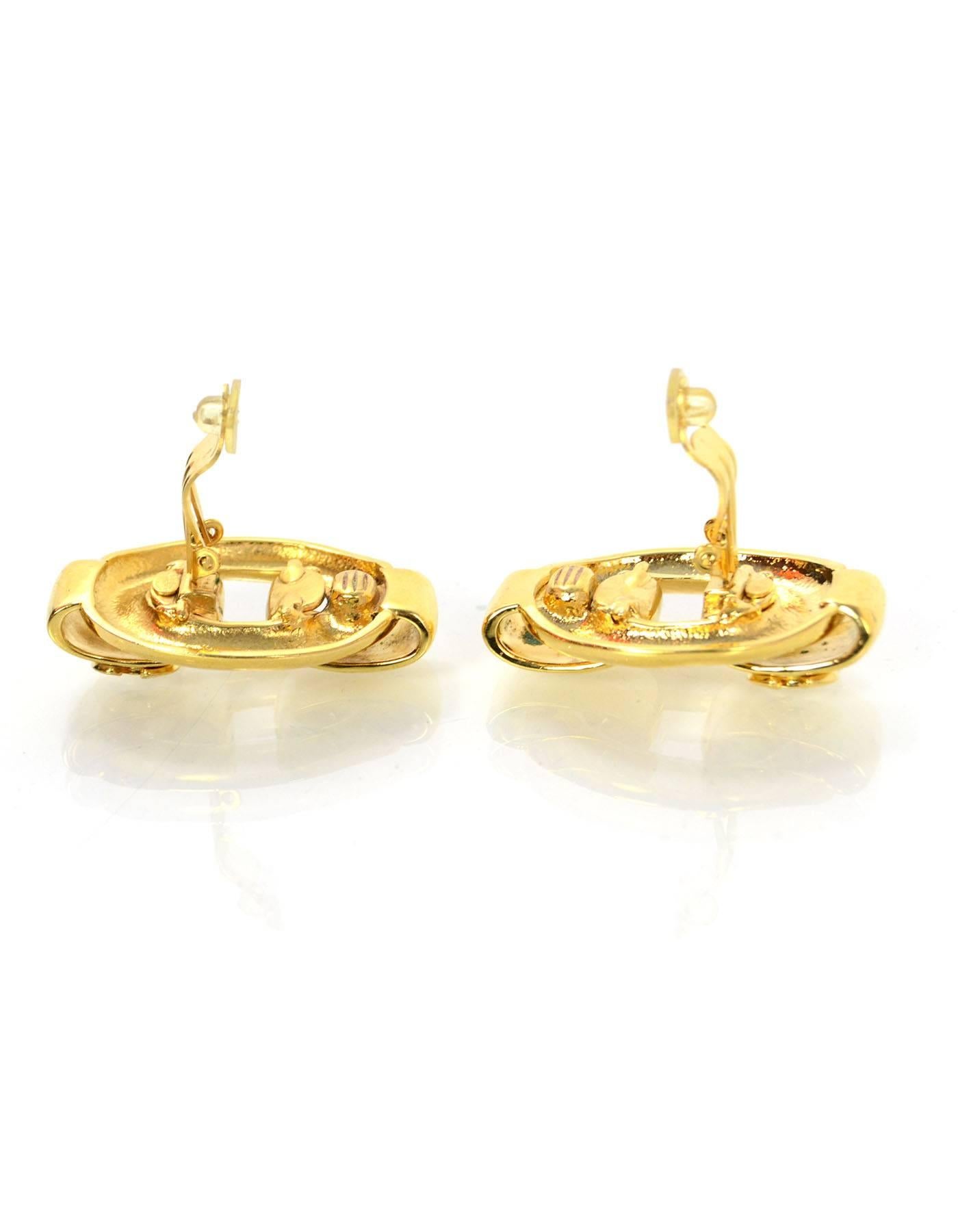 Chanel Large Goldtone Chain Link Clip On Earrings In Excellent Condition In New York, NY