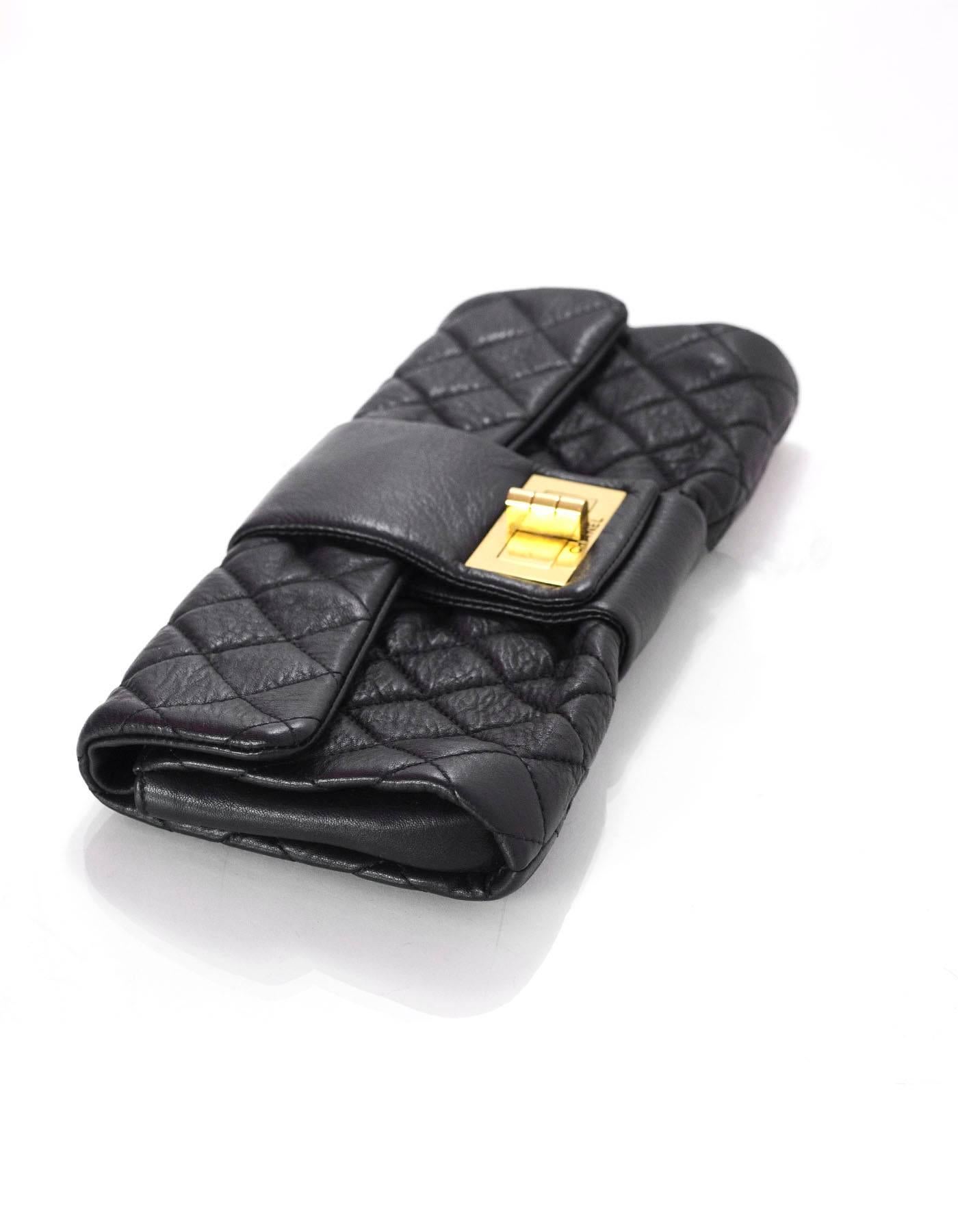 Chanel Black Quilted Leather 2.55 Reissue Clutch Bag In Excellent Condition In New York, NY