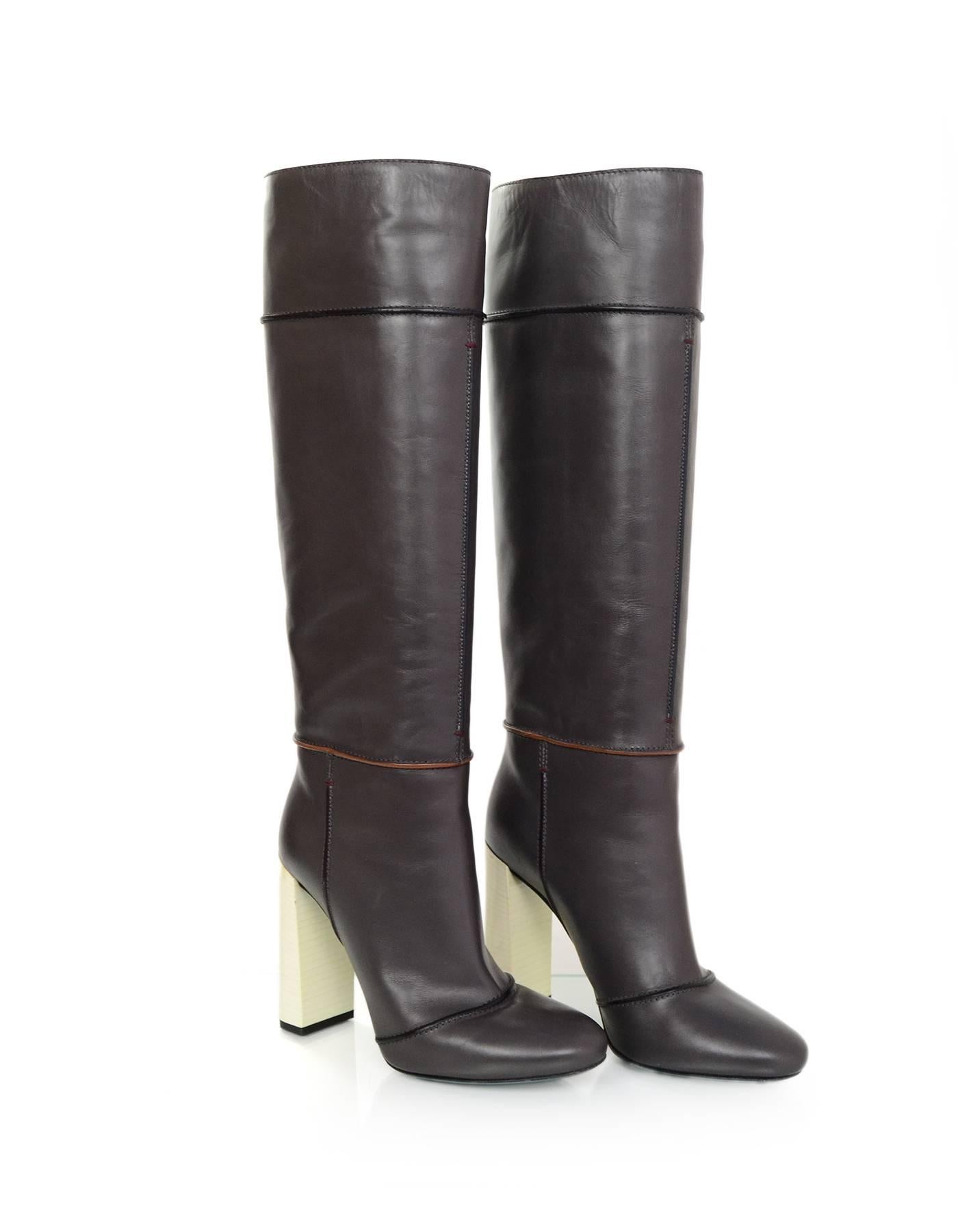 Fendi Grey Leather Mikado Knee High Boots sz 39 w/2 DB rt. $1, 550 In Excellent Condition In New York, NY