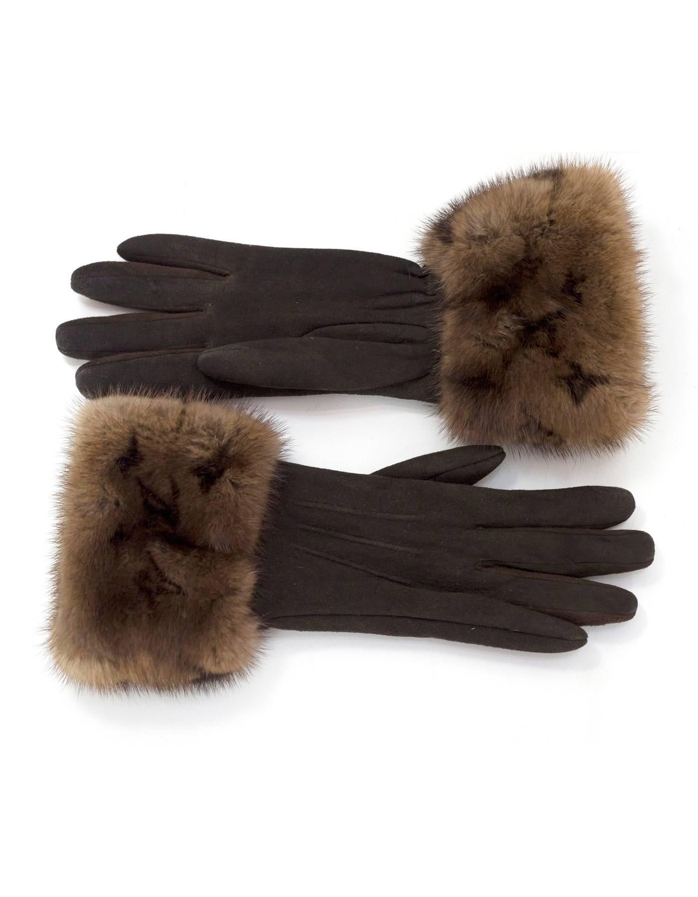 Louis Vuitton Brown Suede & Mink Gloves
Features monogram LV on fur cuffs

Made In: France
Color: Brown
Composition: 100% suede, 100% mink
Overall Condition: Excellent pre-owned condition with the exception of faint perfume scent
Marked Size: