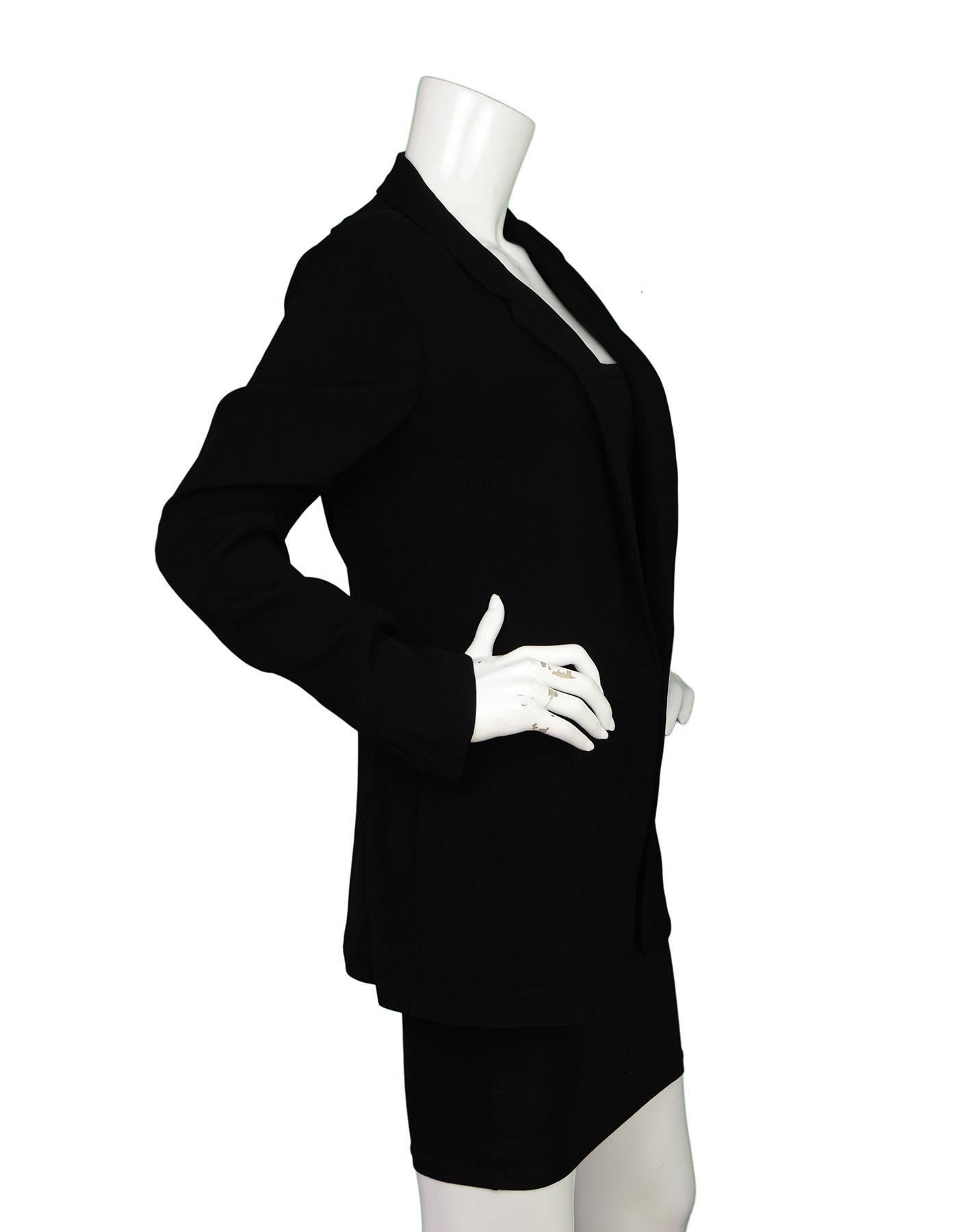 Joseph Black Open Blazer

Made In: France
Color: Black
Composition: 72% acetate, 28% viscose
Lining: None
Closure/Opening: None
Exterior Pockets: Two hip slit pockets
Interior Pockets: None
Overall Condition: Excellent pre-owned condition
Marked