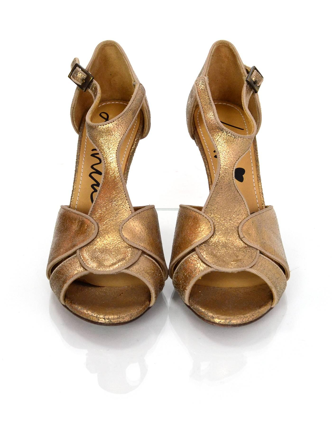 Lanvin Gold Distressed T-Strap Sandals sz 38 In Excellent Condition In New York, NY