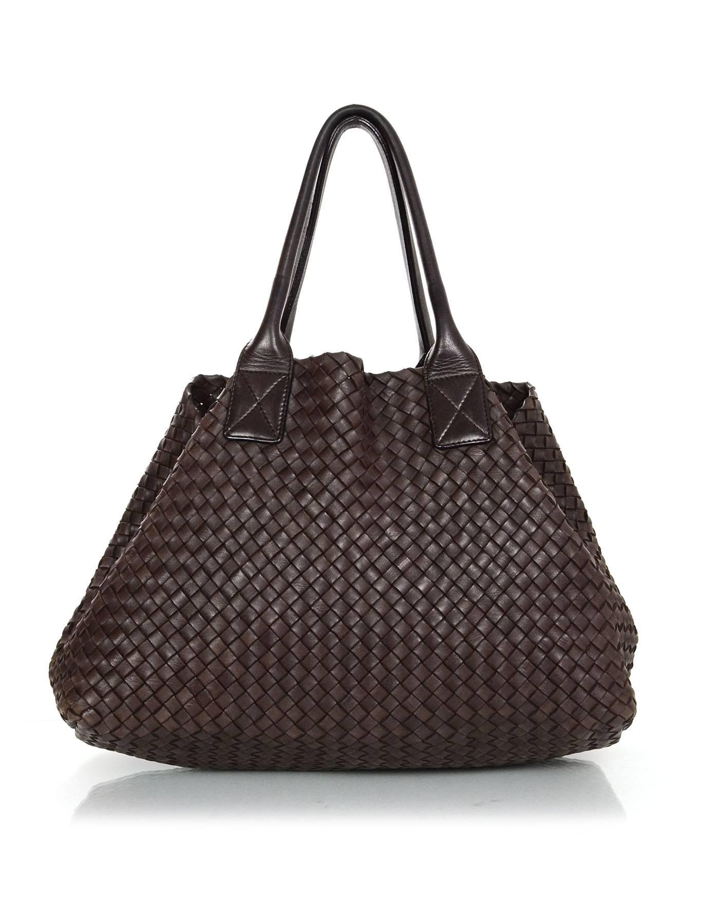 Bottega Veneta Brown Woven Leather Medium Cabat Bag 
Features soft brown leather insert on interior

Made In: Italy
Year of Production: 2007
Color: Brown
Materials: Leather
Lining: Brown leather
Closure/Opening: Open top
Exterior Pockets: