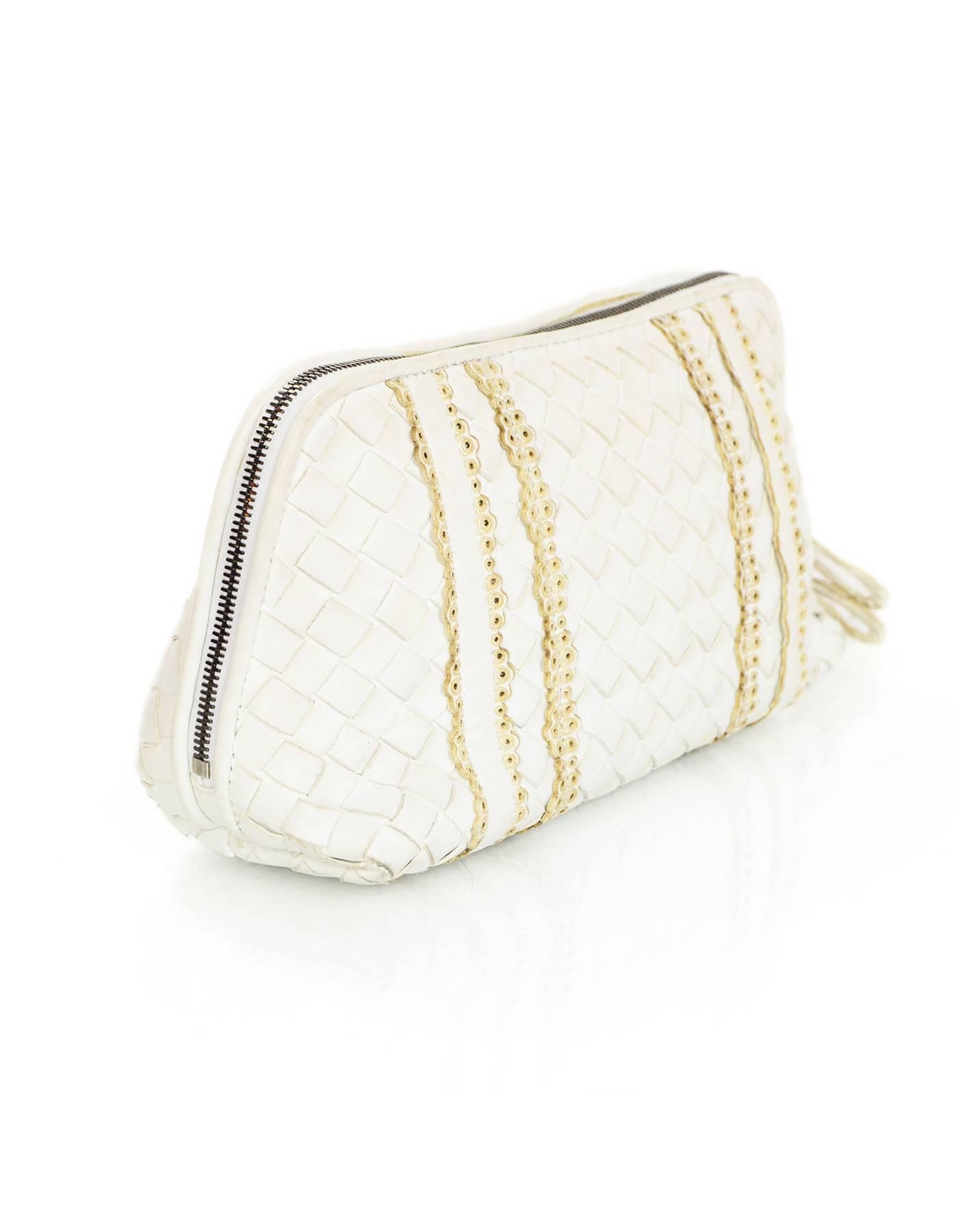 Bottega Veneta White Woven Intrecciato Leather Cosmetic Bag In Good Condition In New York, NY
