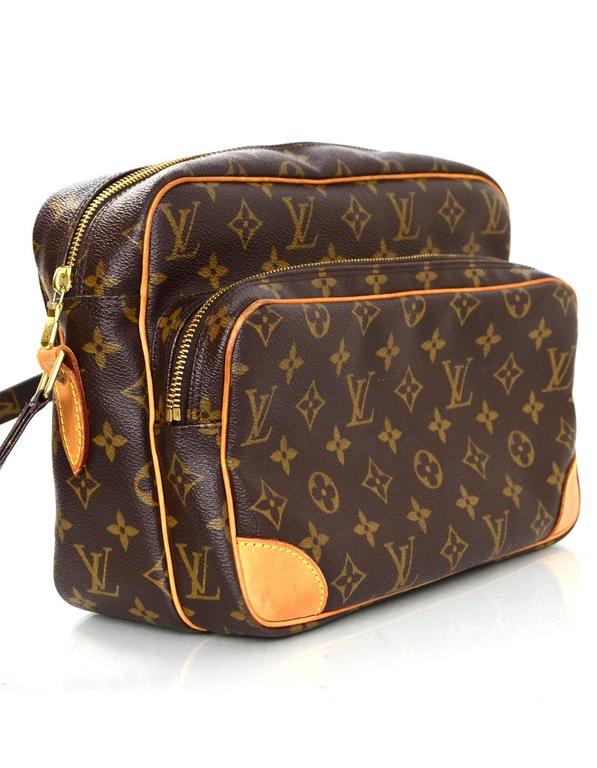 Louis Vuitton Monogram Nil Messenger Camera Bag For Sale at