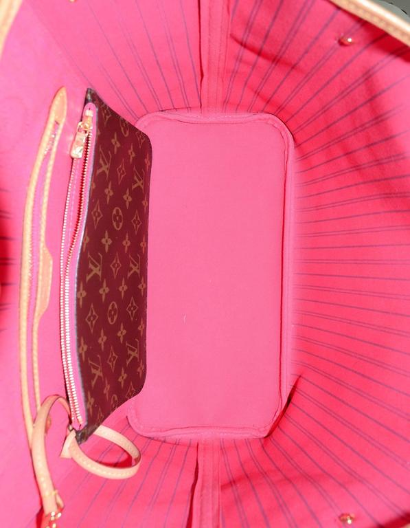 Louis Vuitton Limited Edition V Neverfull MM in Monogram Grenade Pink &  Felt Liner - SOLD