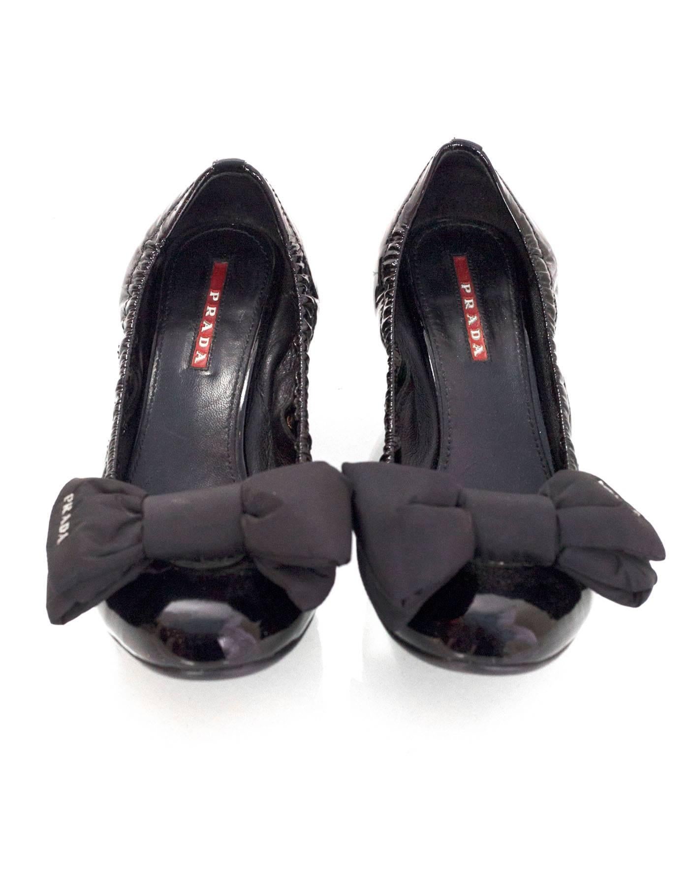 Prada Sport Black Patent Leather Stretch Pumps w/ Bow sz 36.5 In Excellent Condition In New York, NY