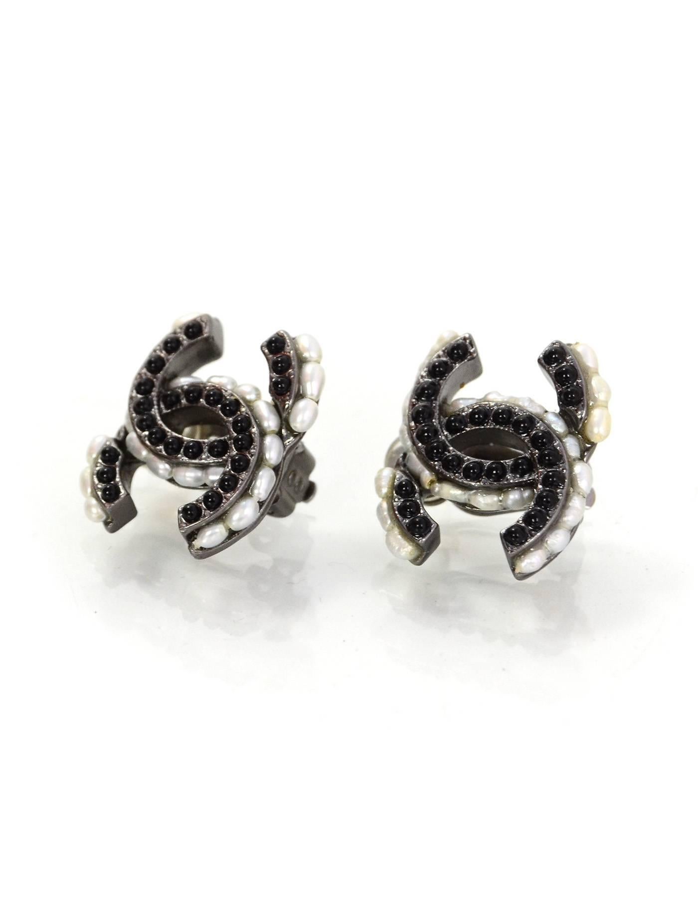 Chanel 2015 Black and Ivory CC Clip-On Earrings with Box In Excellent Condition In New York, NY