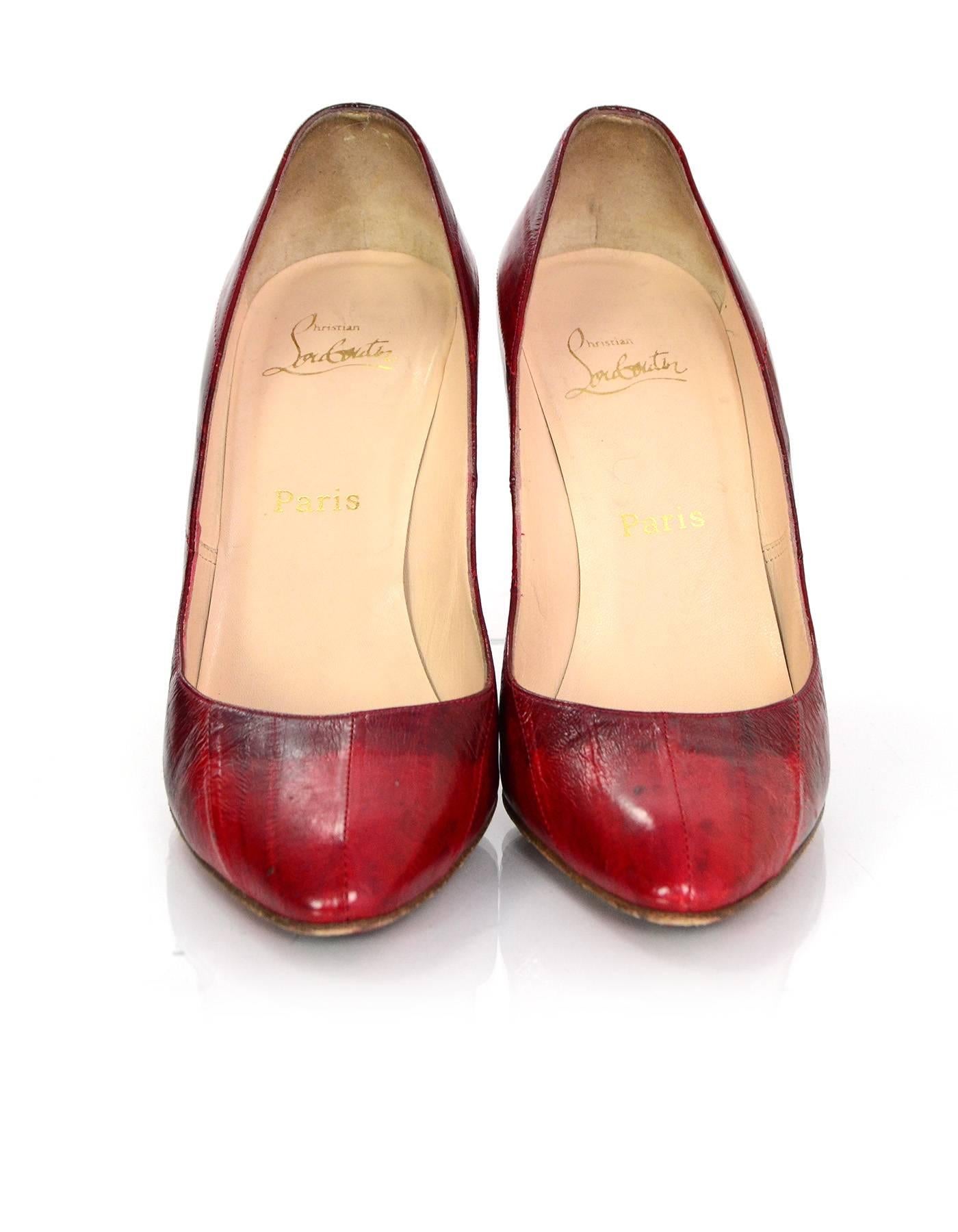 Christian Louboutin Red Eel Skin Pumps sz 40 In Excellent Condition In New York, NY