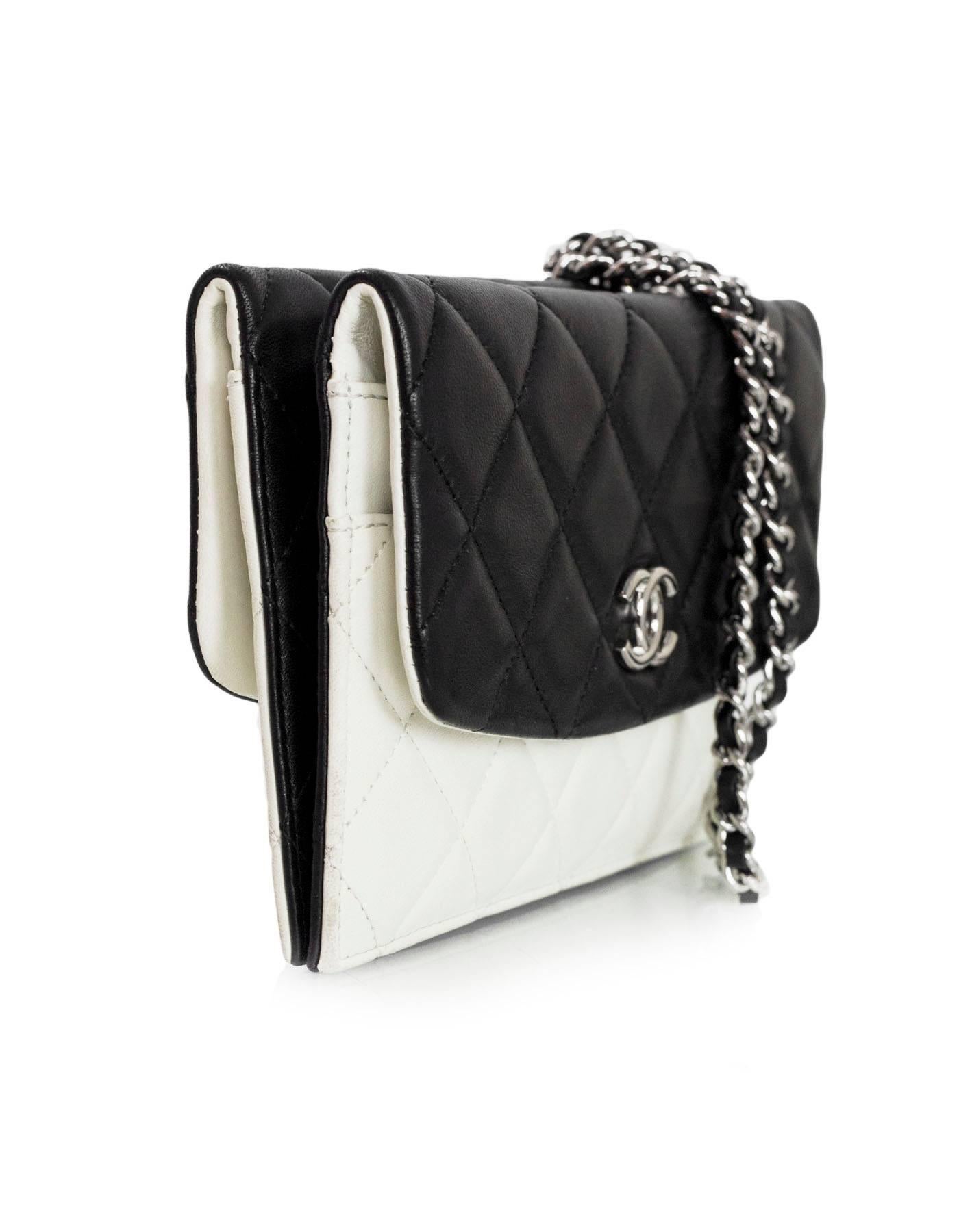 Chanel Black and White Quilted  Double Flap Crossbody Bag In Excellent Condition In New York, NY