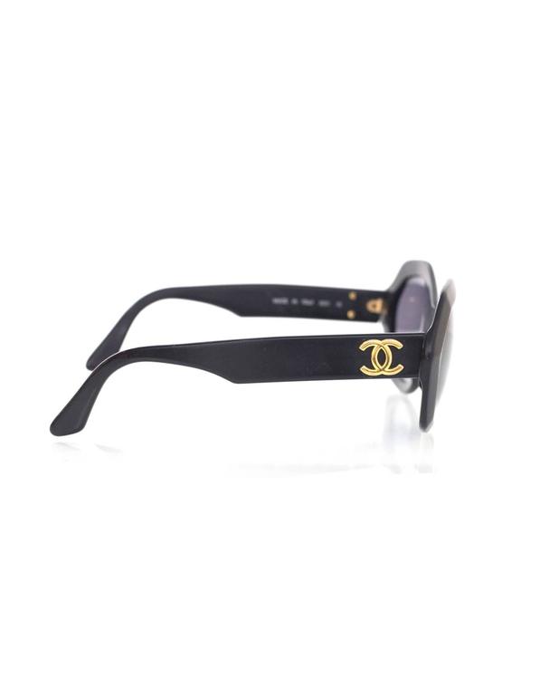 Chanel Vintage Black CC Sunglasses with Case For Sale at 1stDibs