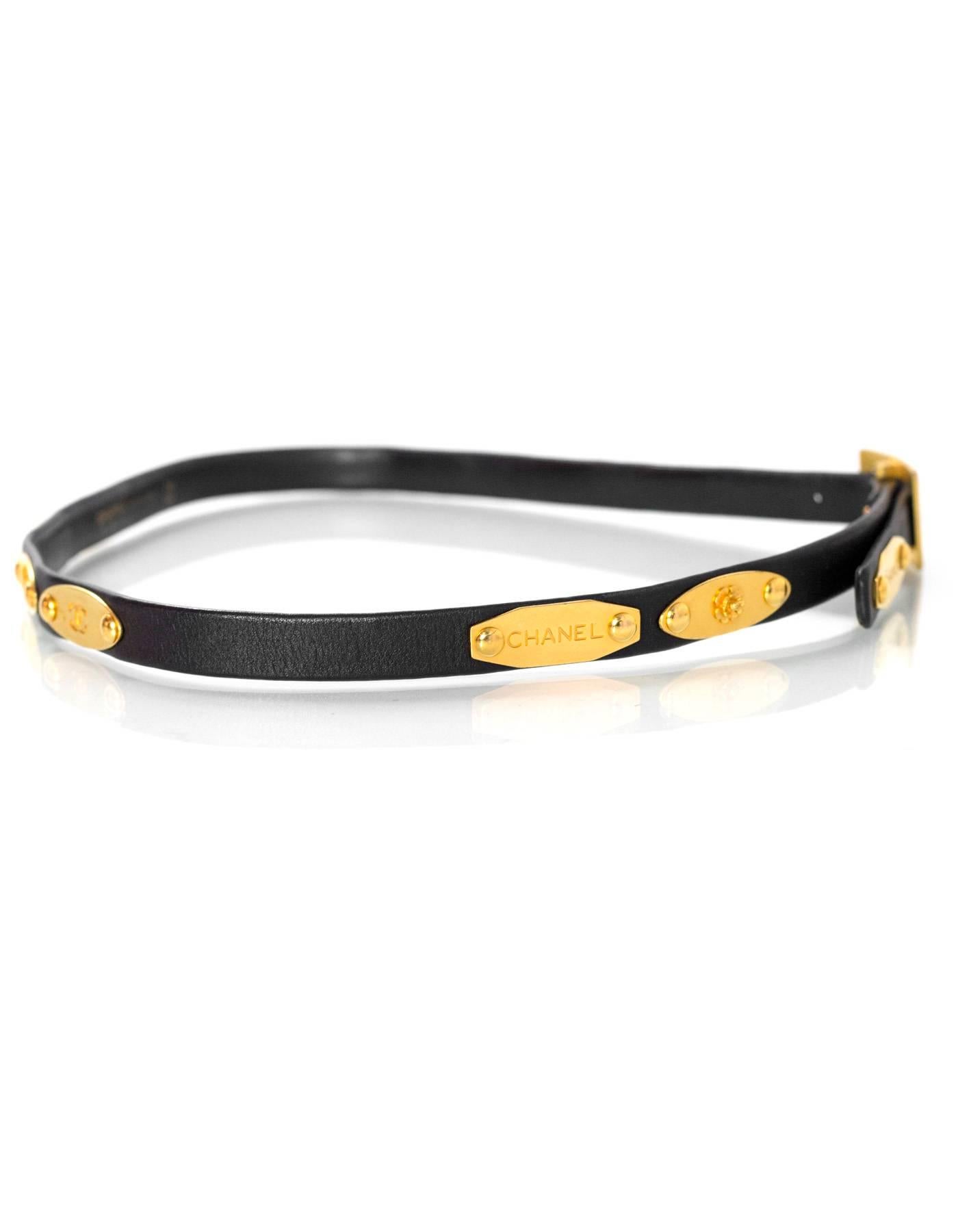 Chanel 1995 Black and Goldtone Oval Medallion Belt Sz 70 In Excellent Condition In New York, NY