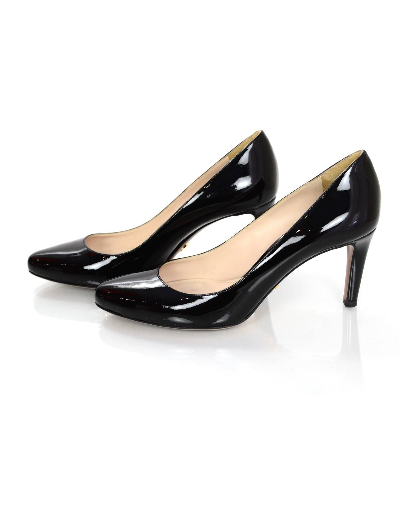 black almond toe pumps