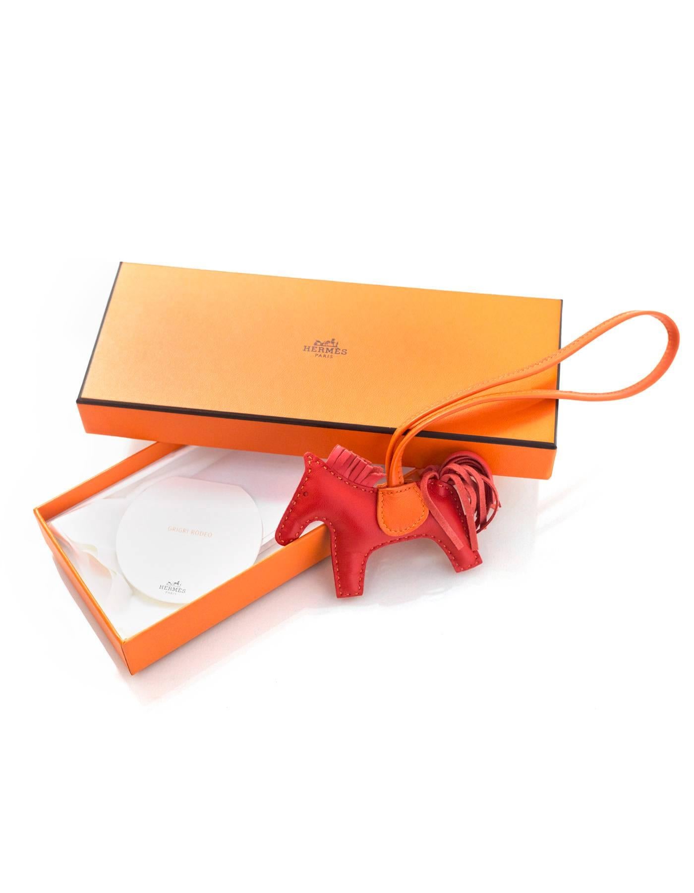 Hermes Milo Rose Indien/Orange Grigri Rodeo PM Bag Charm NIB In Excellent Condition In New York, NY
