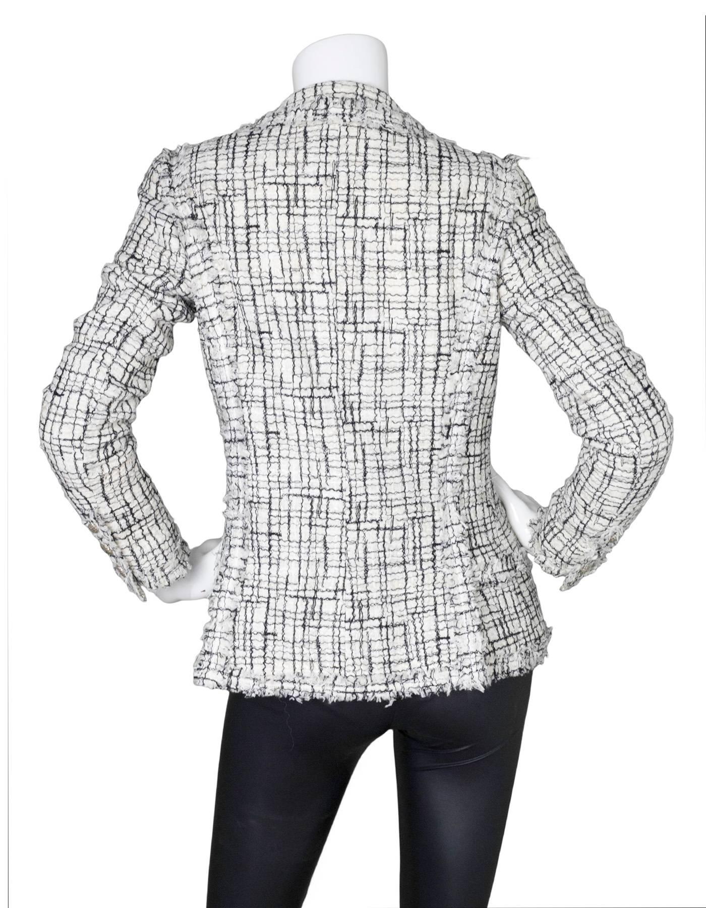 Chanel 2006 Black & White Tweed Jacket sz FR34 In Excellent Condition In New York, NY